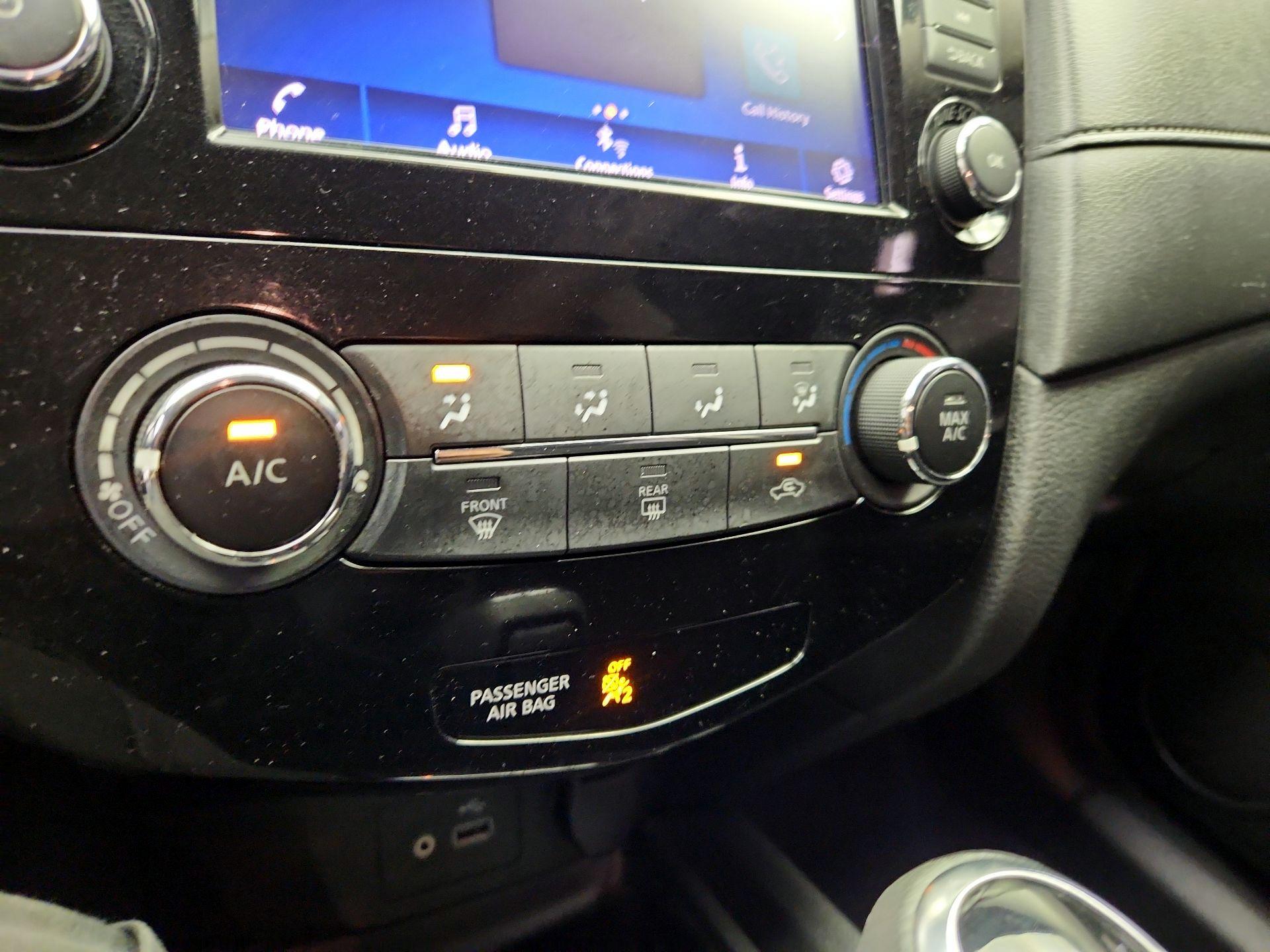 Thumbnail: 2019 Nissan Rogue - 16