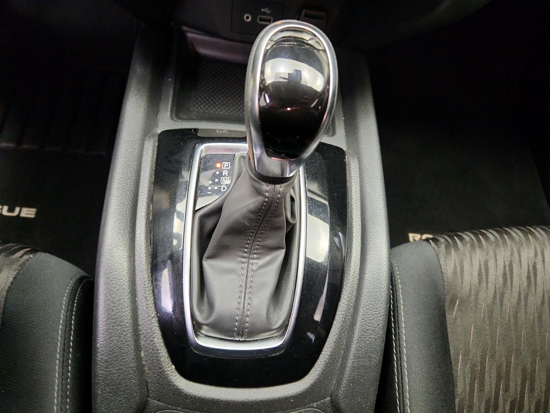 Thumbnail: 2019 Nissan Rogue - 17