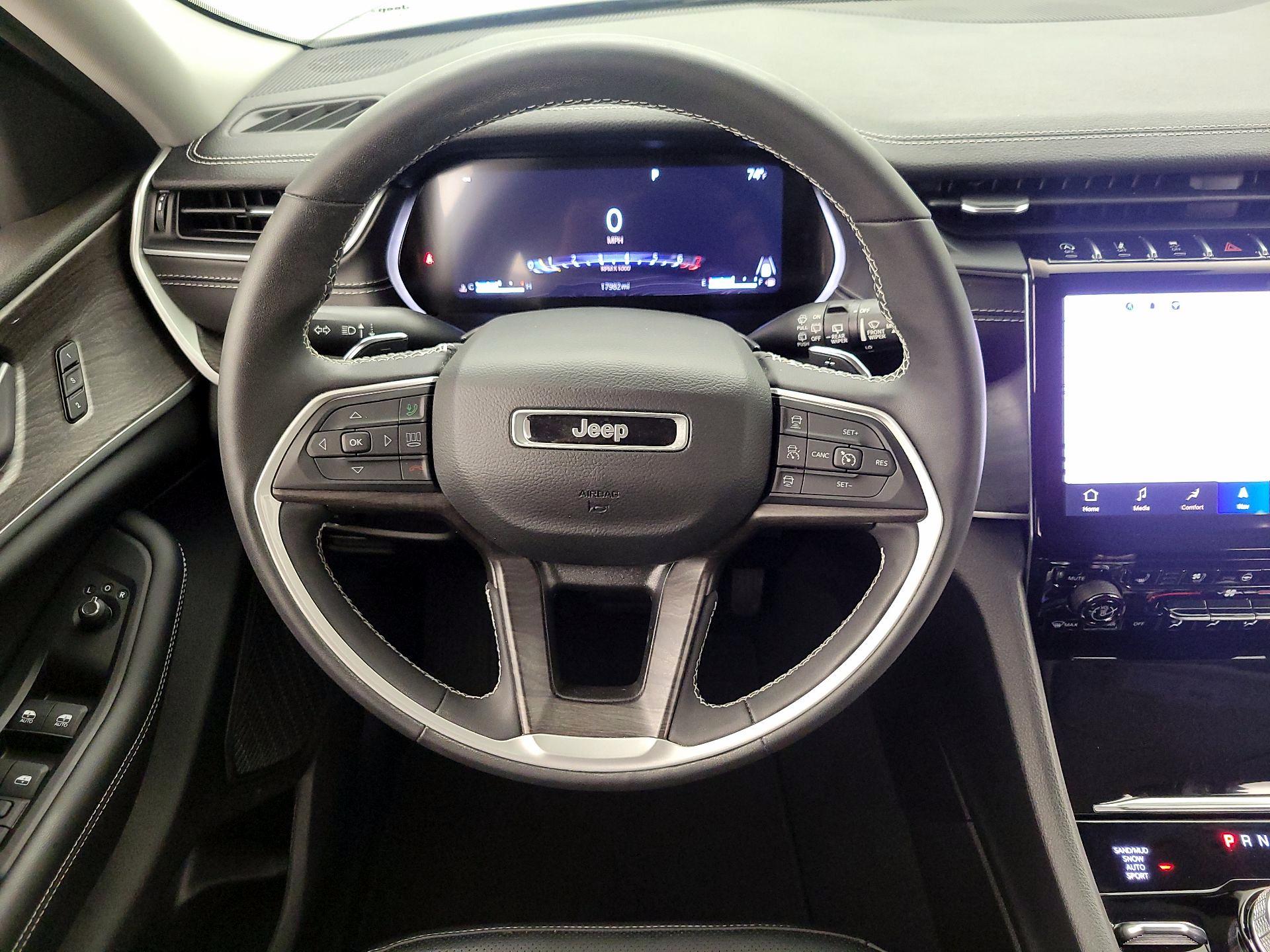 Thumbnail: 2023 Jeep Grand Cherokee - 10