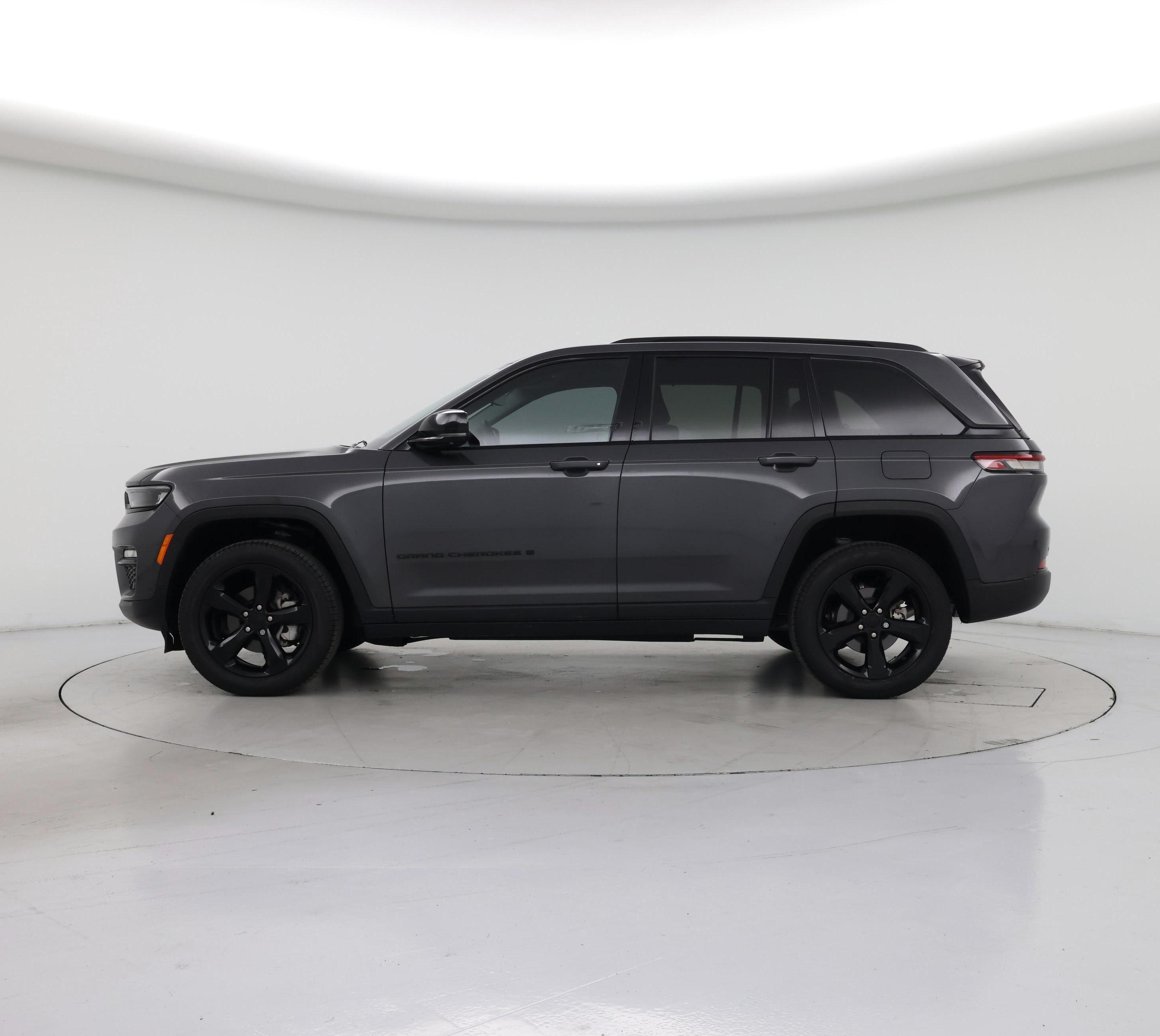 Thumbnail: 2023 Jeep Grand Cherokee - 3