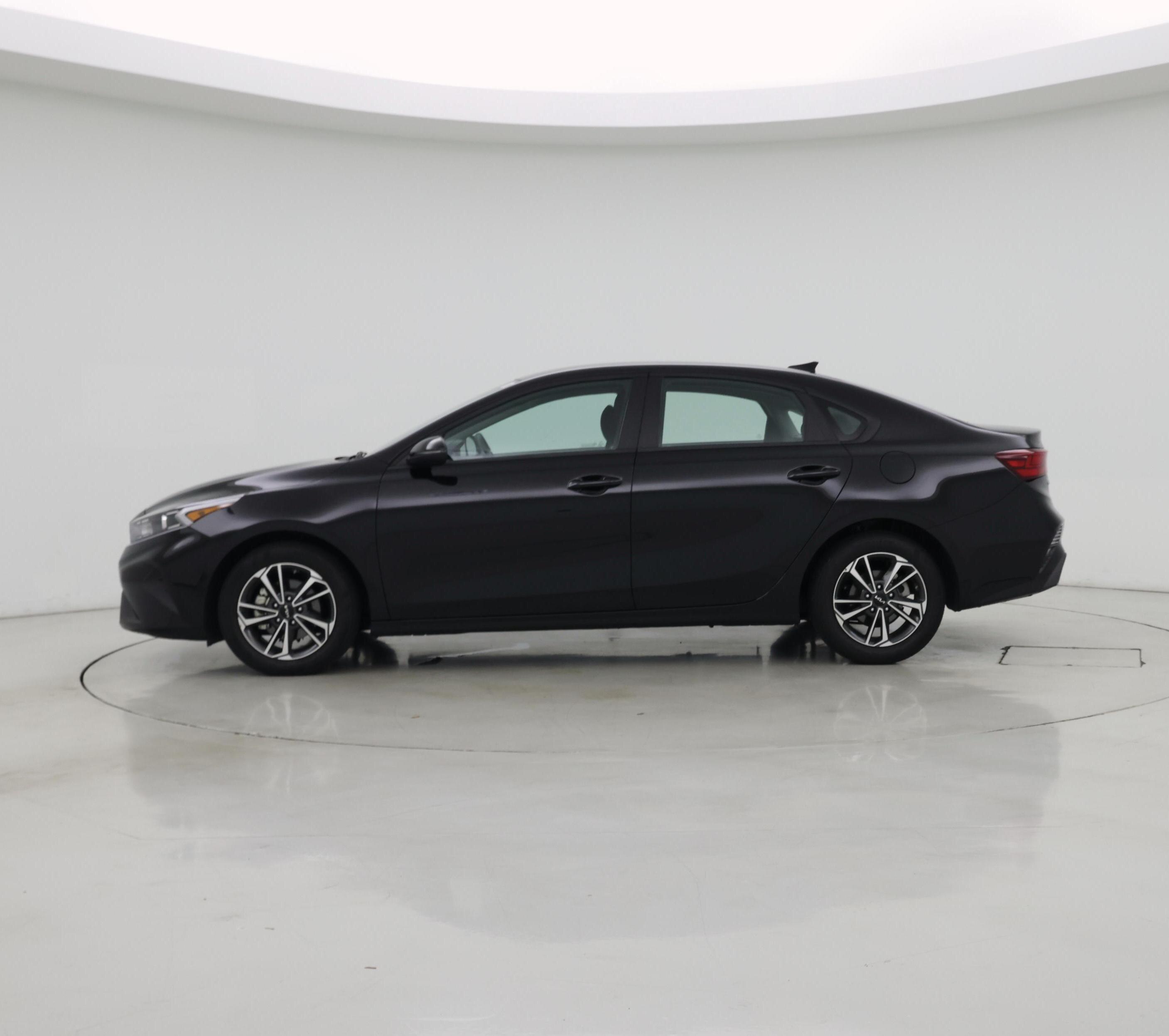 Thumbnail: 2024 Kia Forte - 3