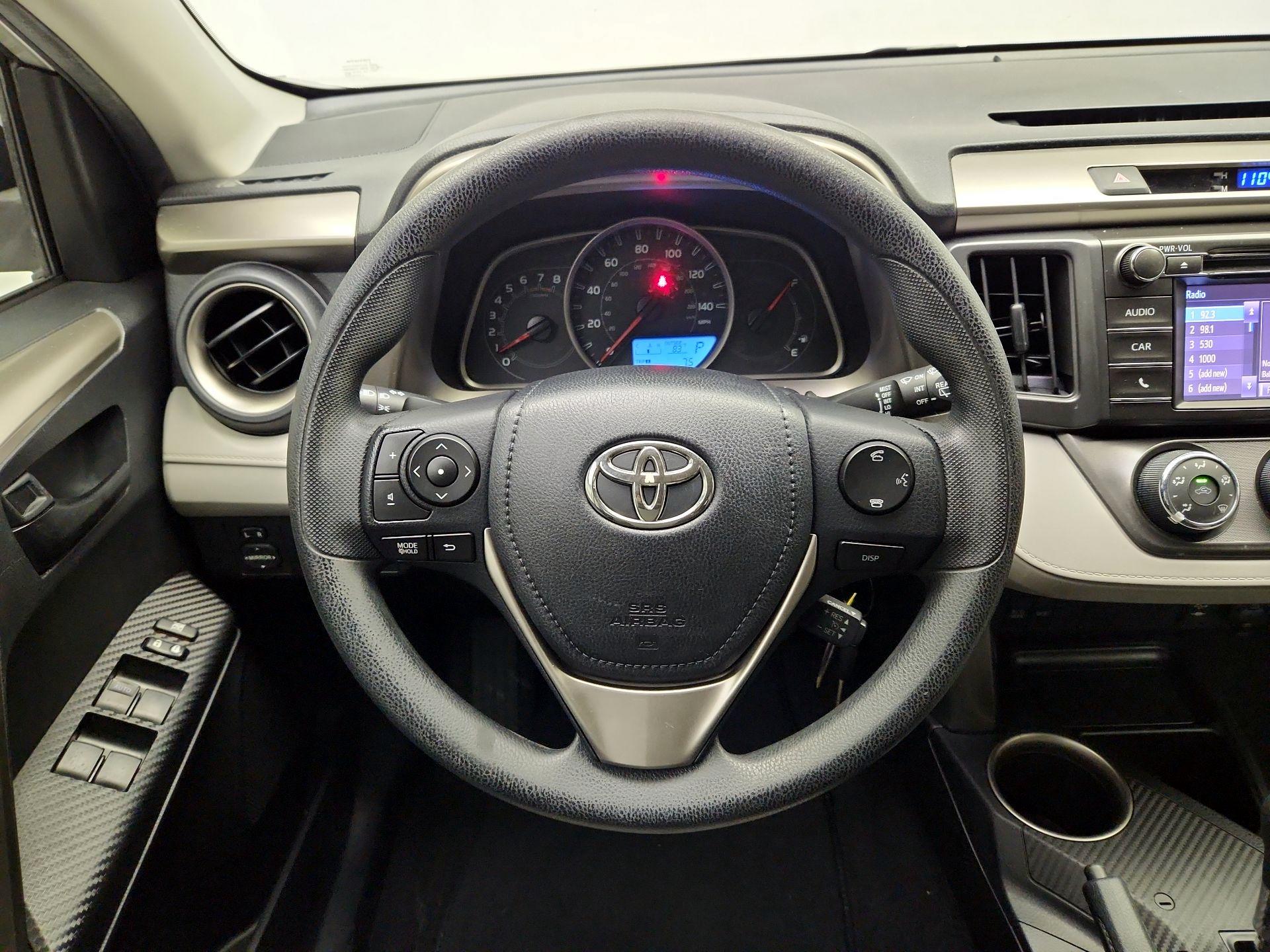Thumbnail: 2015 Toyota RAV4 - 10