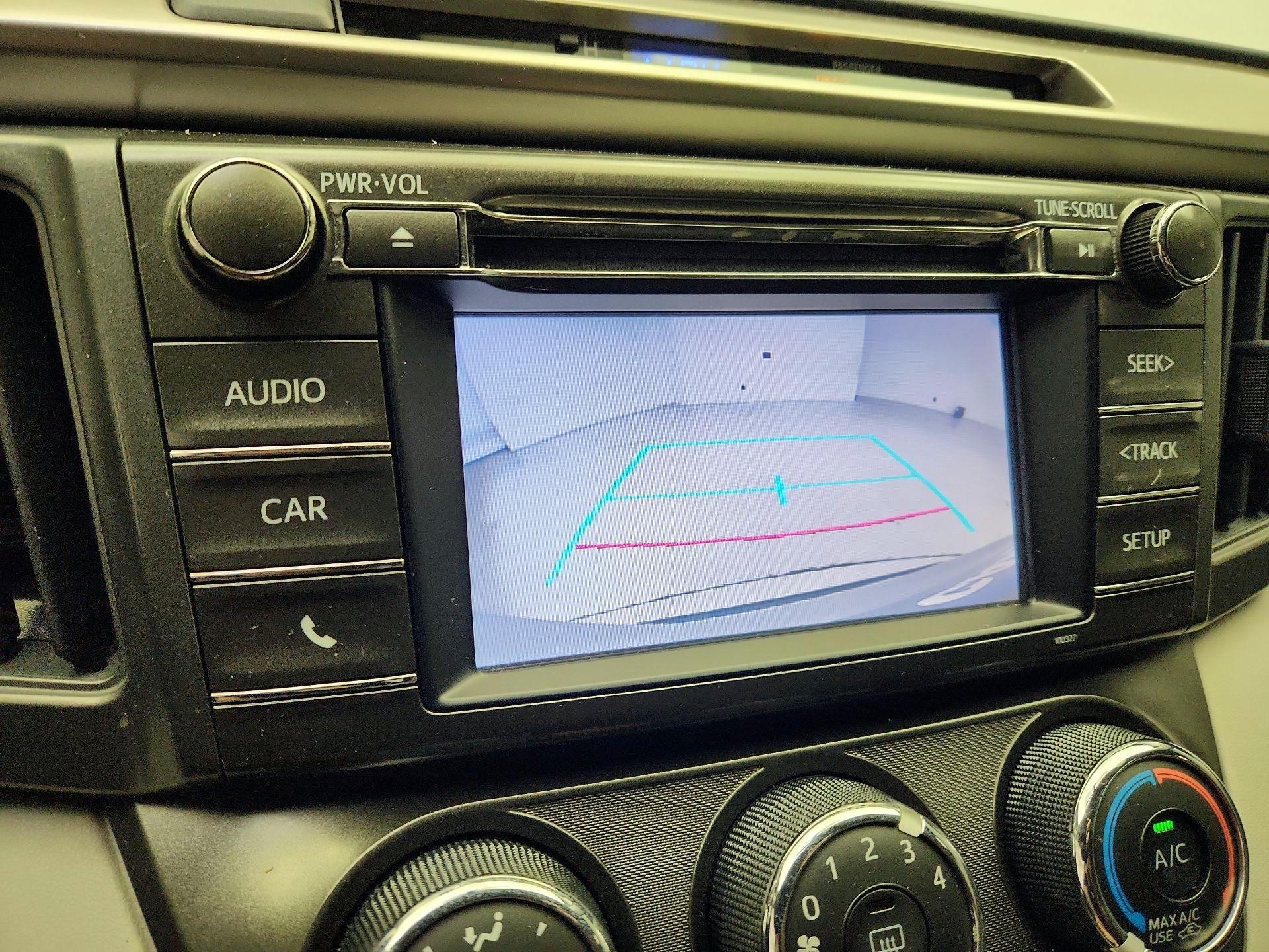 Thumbnail: 2015 Toyota RAV4 - 14