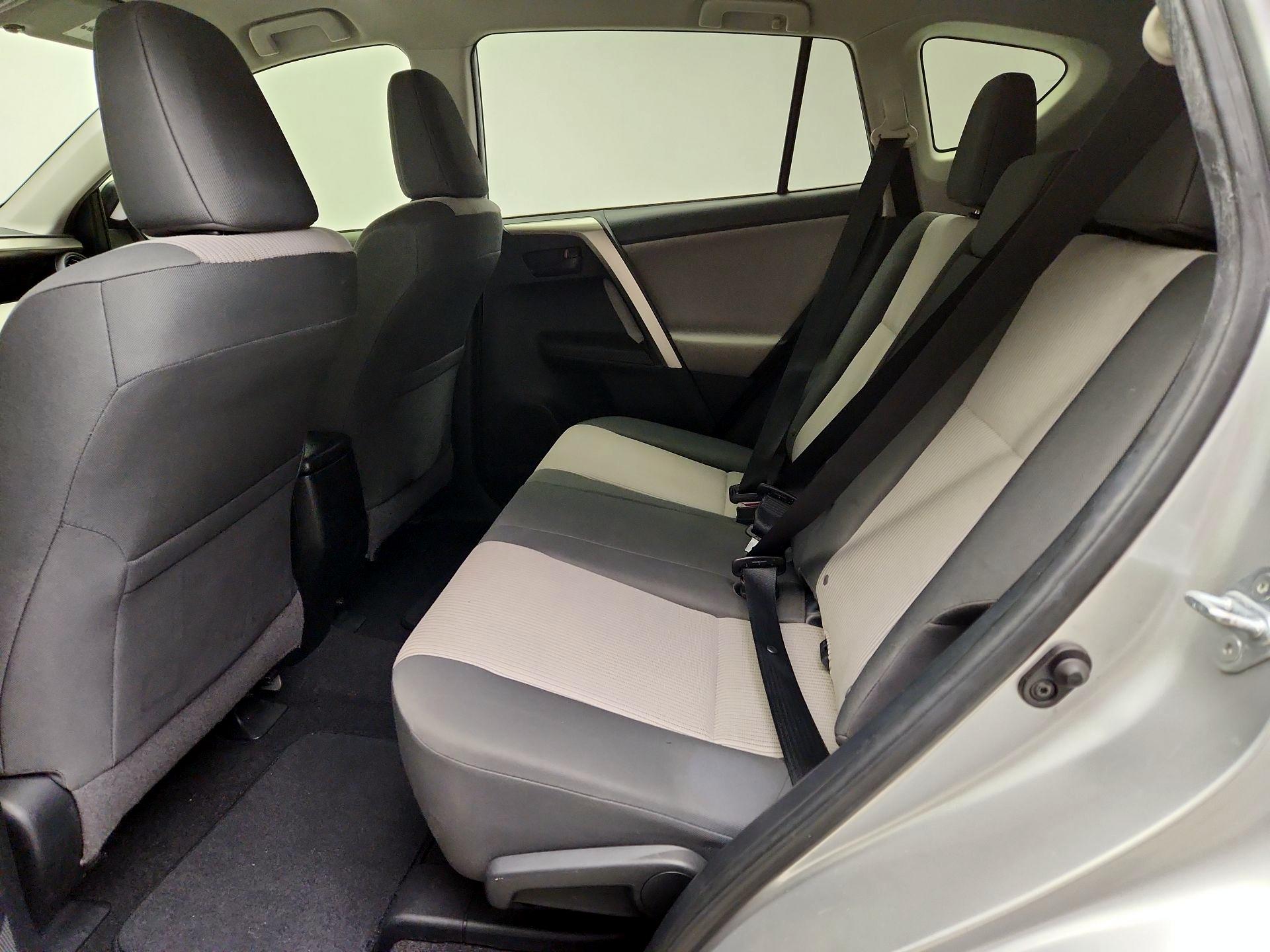 Thumbnail: 2015 Toyota RAV4 - 19