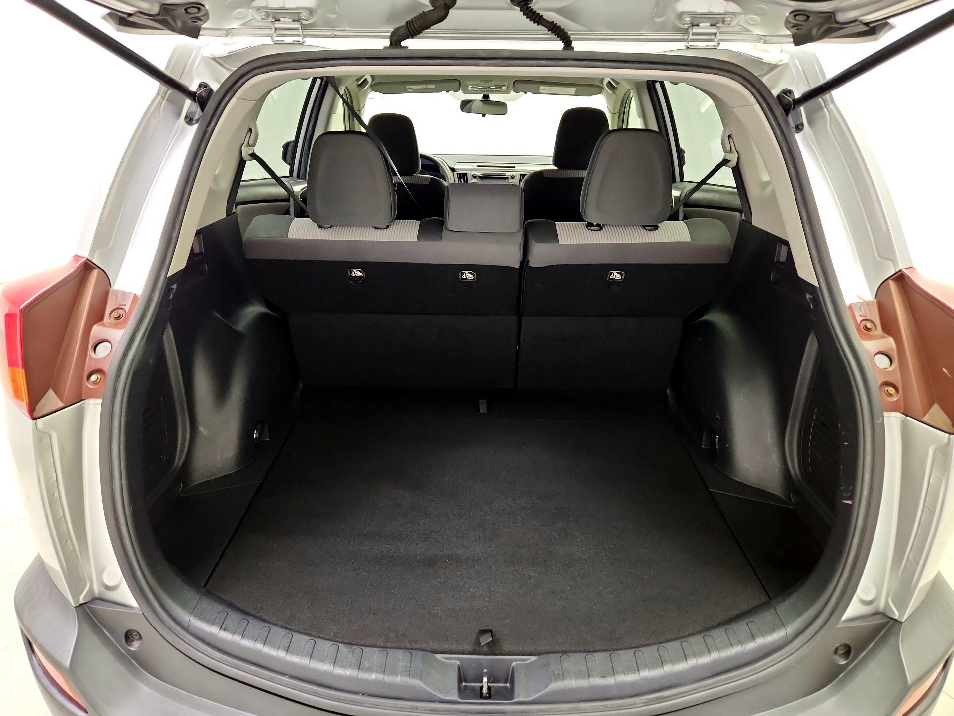 Thumbnail: 2015 Toyota RAV4 - 20