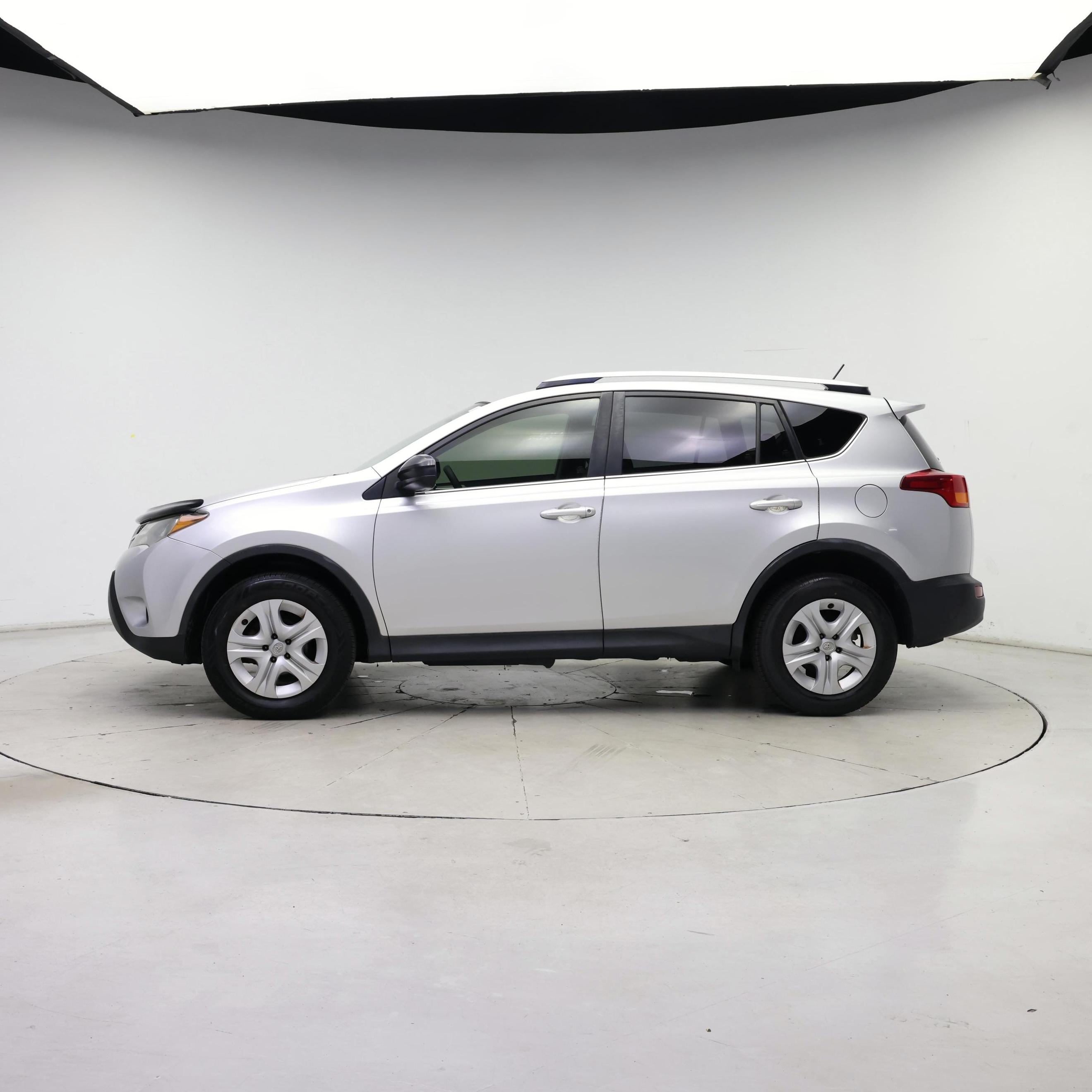 Thumbnail: 2015 Toyota RAV4 - 3