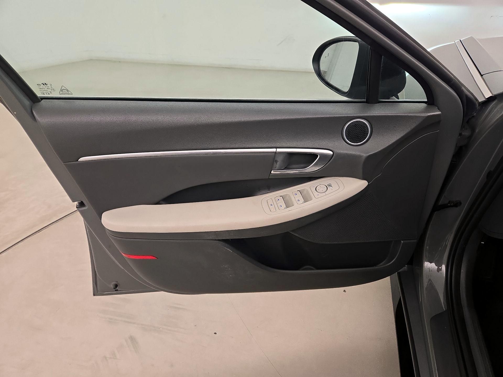 Thumbnail: 2023 Hyundai Sonata - 12