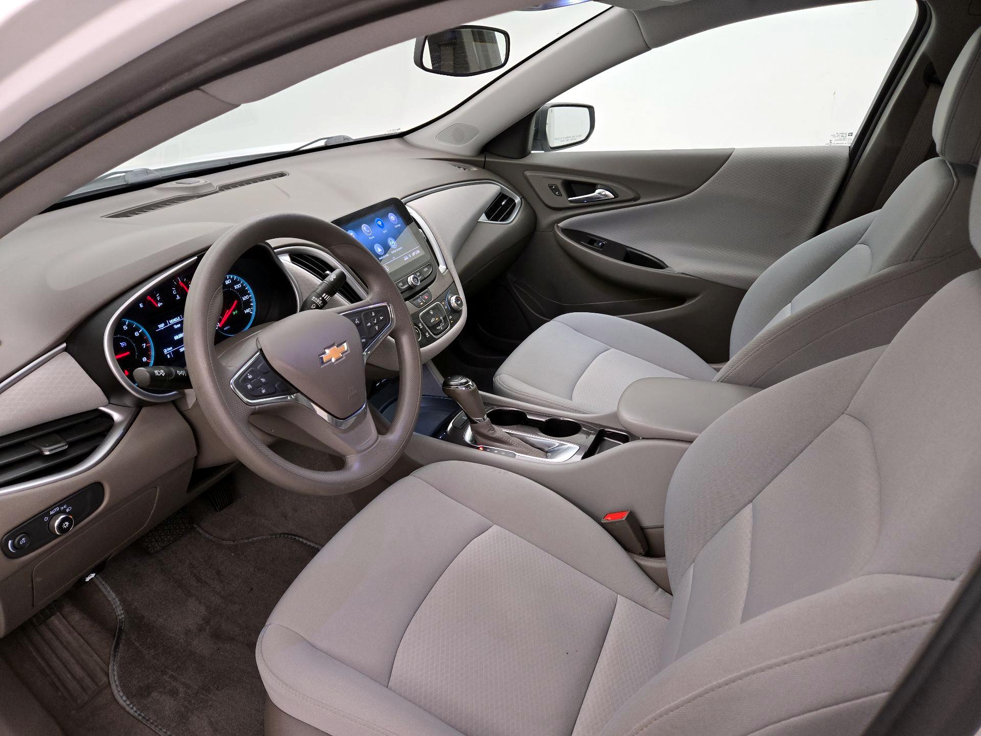 Thumbnail: 2020 Chevrolet Malibu - 11