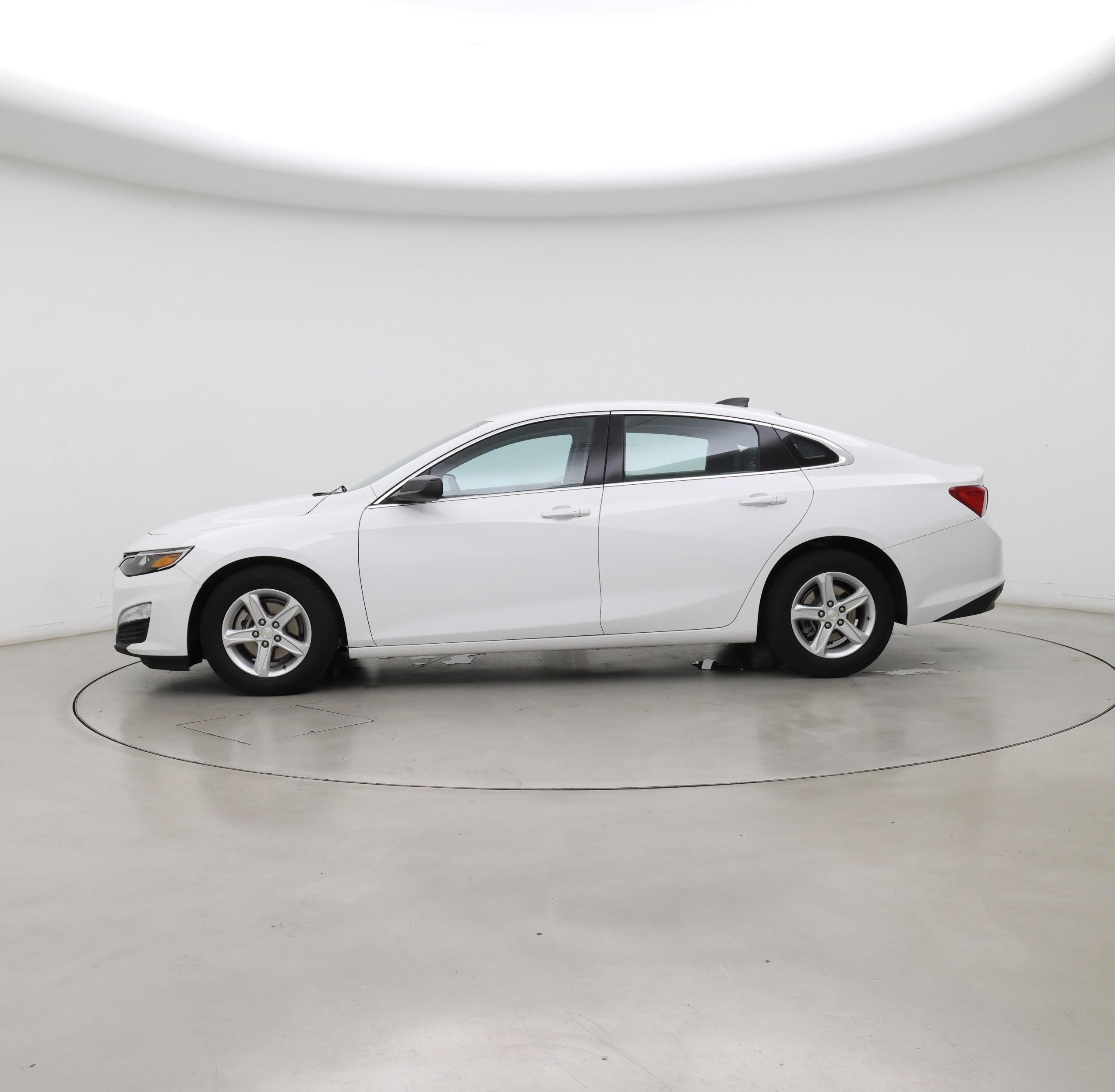 Thumbnail: 2020 Chevrolet Malibu - 3