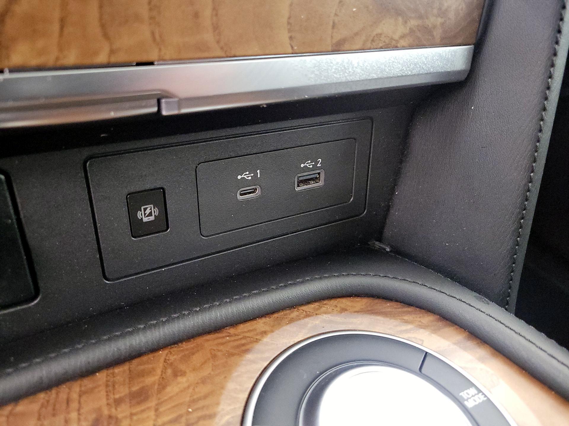 Thumbnail: 2021 Nissan Armada - 19