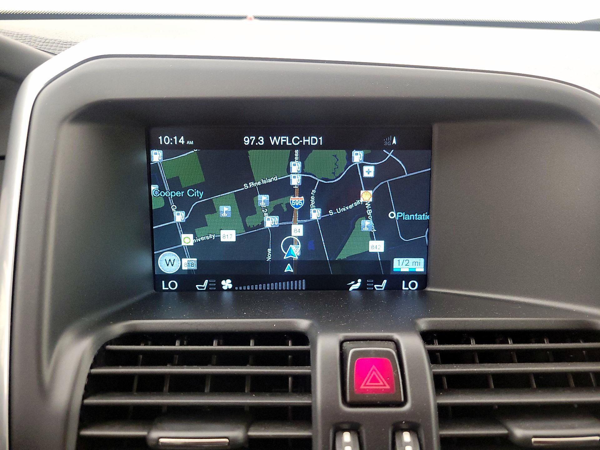Thumbnail: 2016 Volvo XC60 - 14