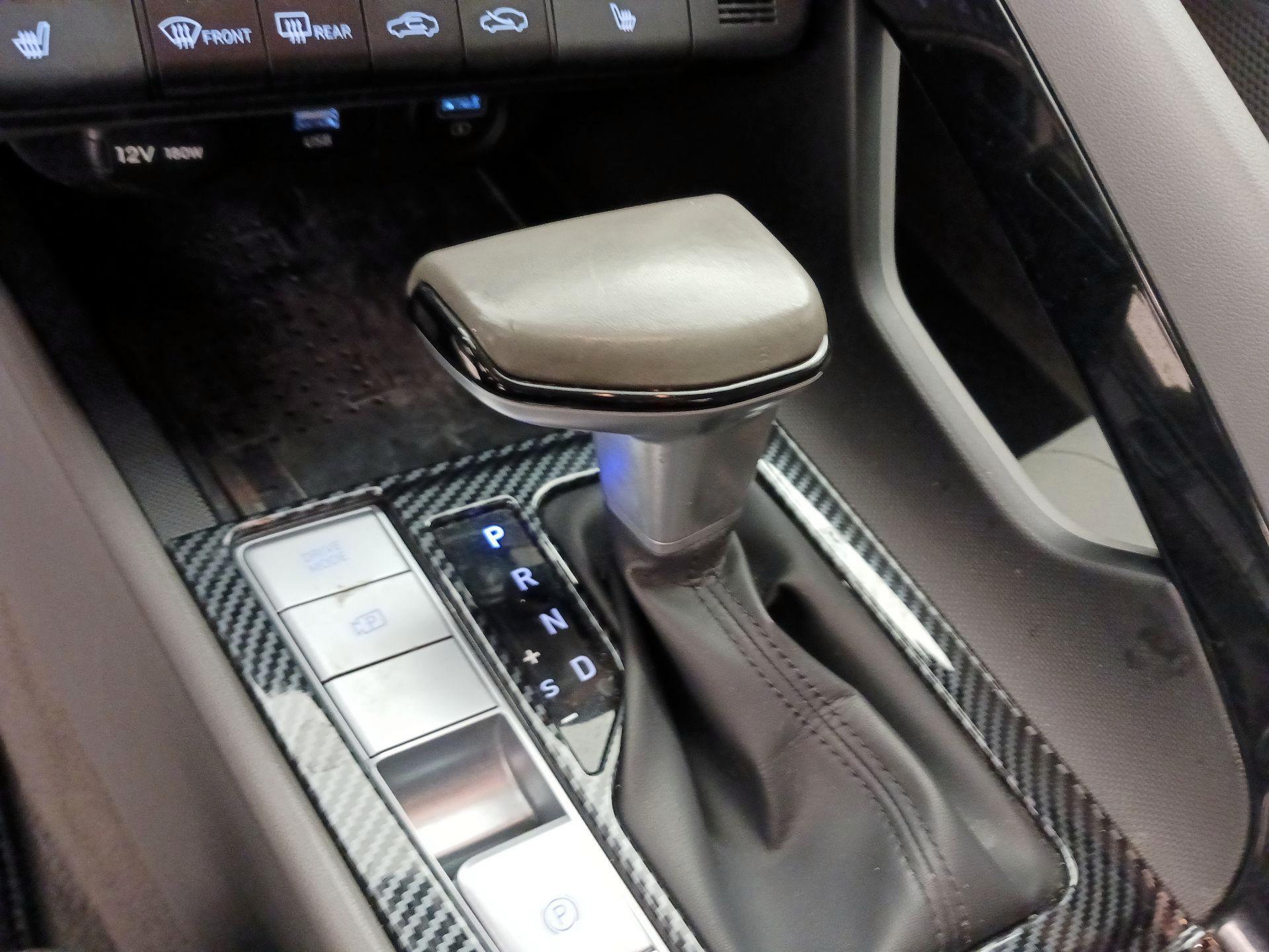 Thumbnail: 2022 Hyundai Elantra - 17