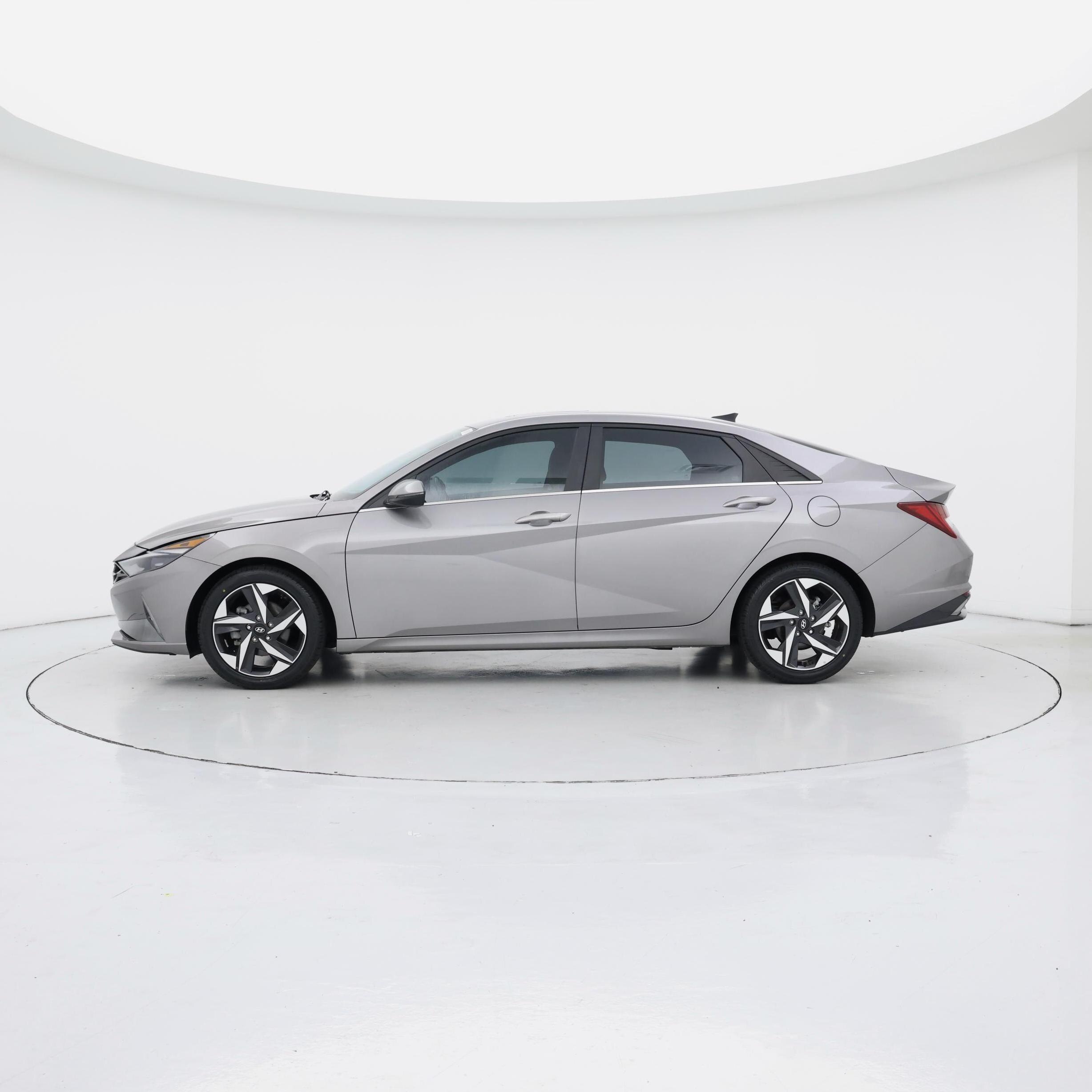 Thumbnail: 2022 Hyundai Elantra - 3