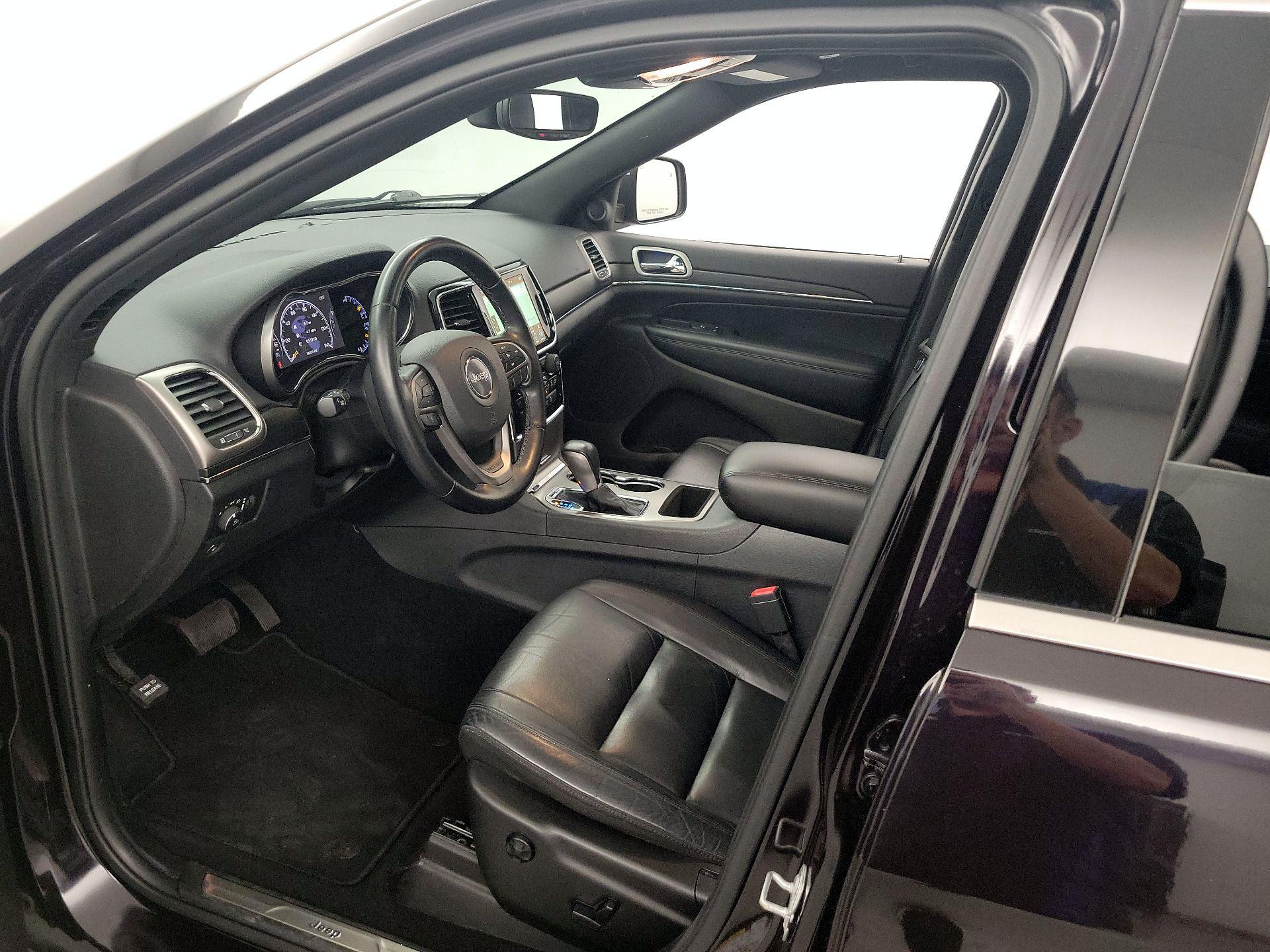 Thumbnail: 2020 Jeep Grand Cherokee - 11