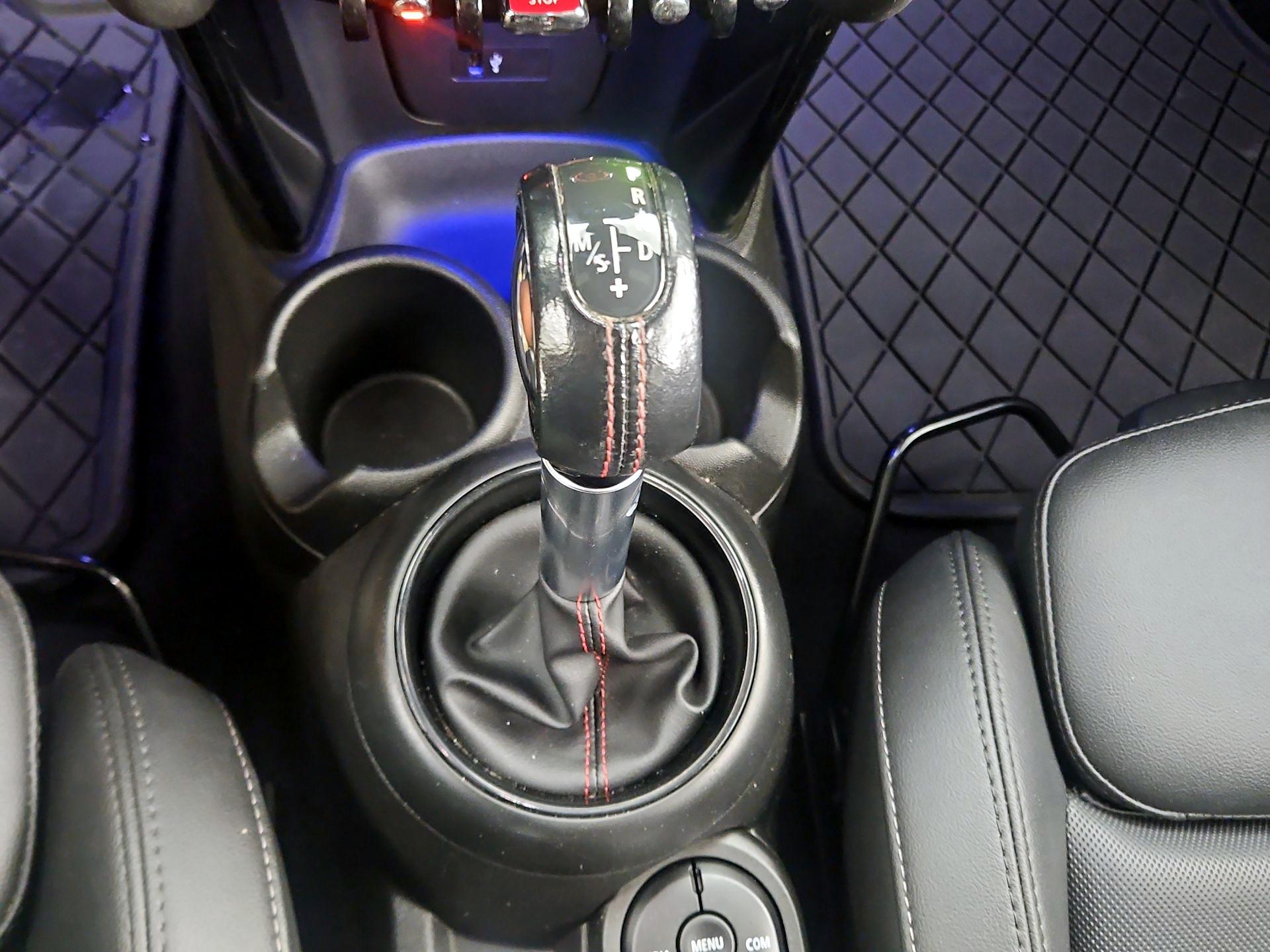 Thumbnail: 2019 MINI Cooper Hardtop - 16