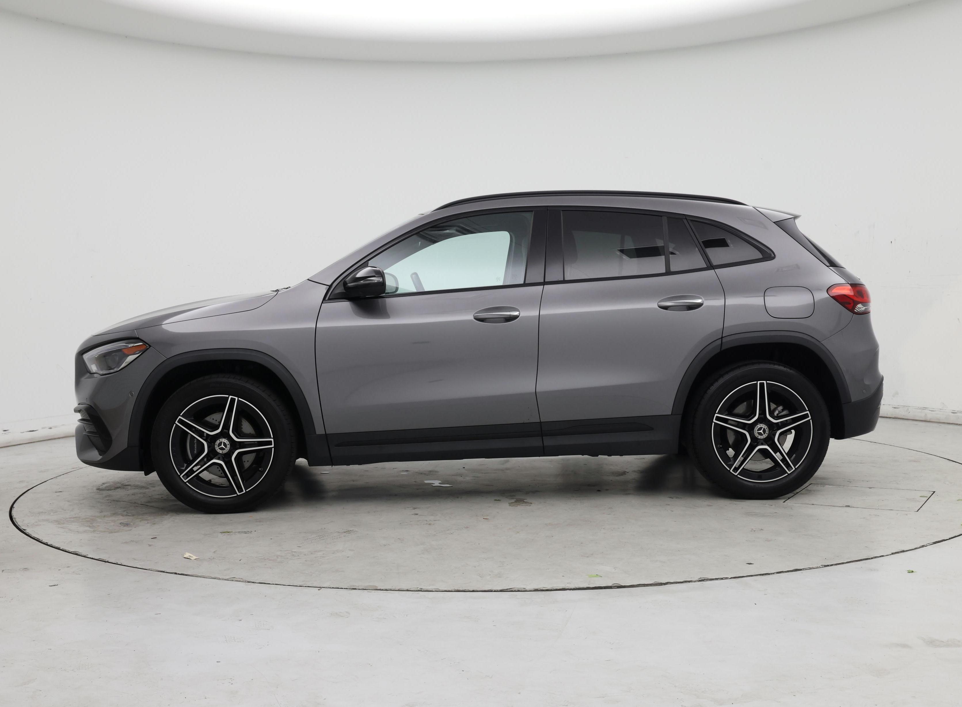 Thumbnail: 2021 Mercedes-Benz GLA - 3
