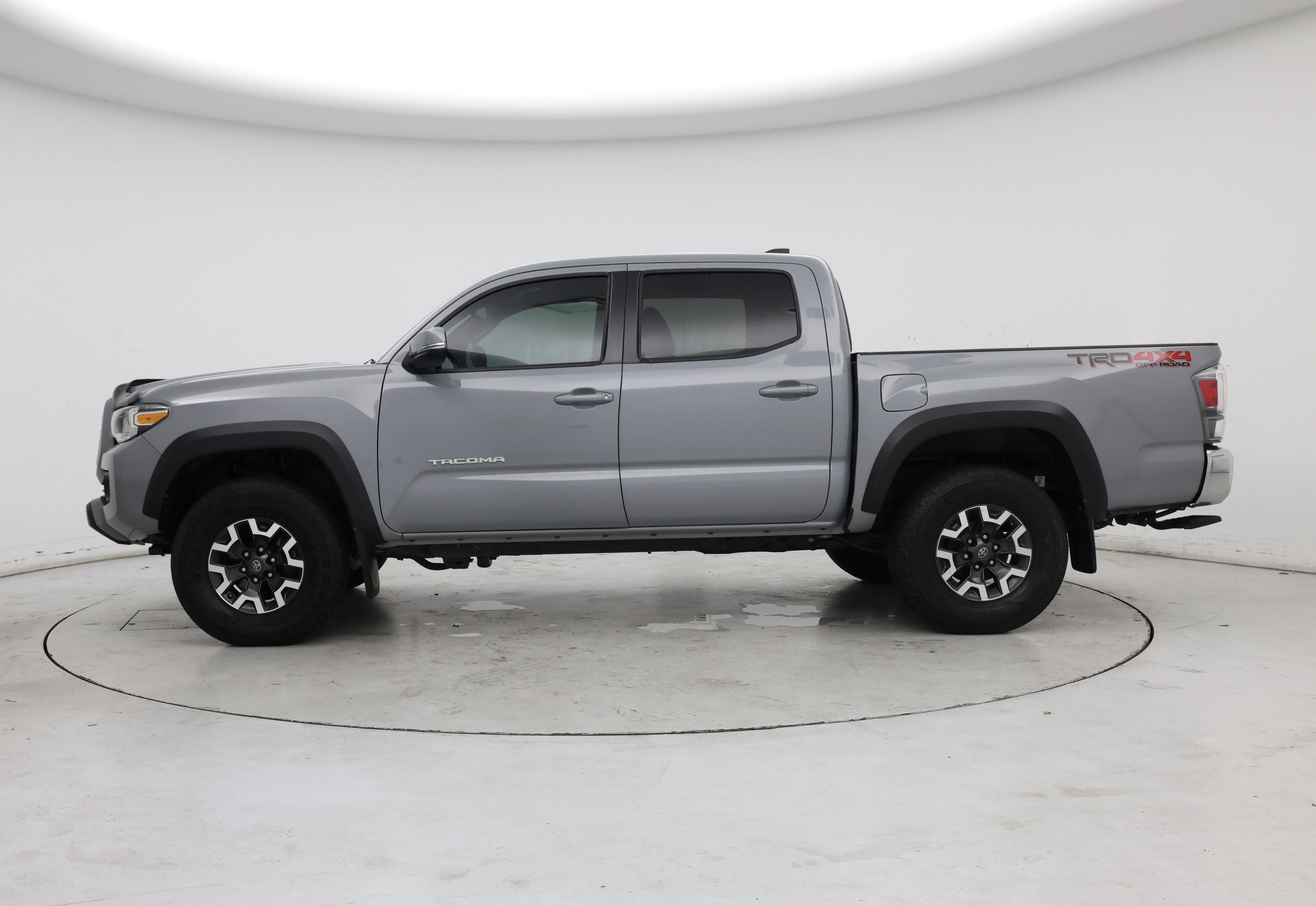 Thumbnail: 2020 Toyota Tacoma - 3