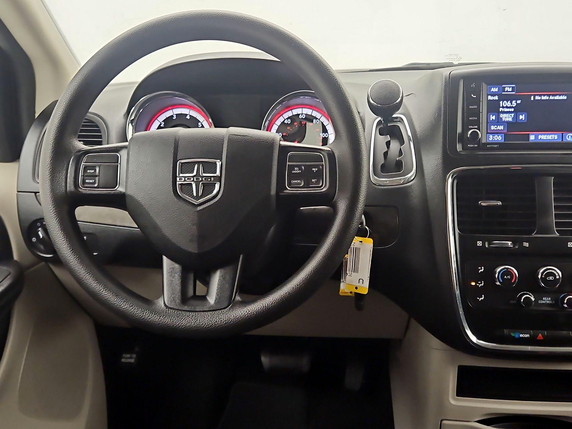 Thumbnail: 2020 Dodge Grand Caravan - 10
