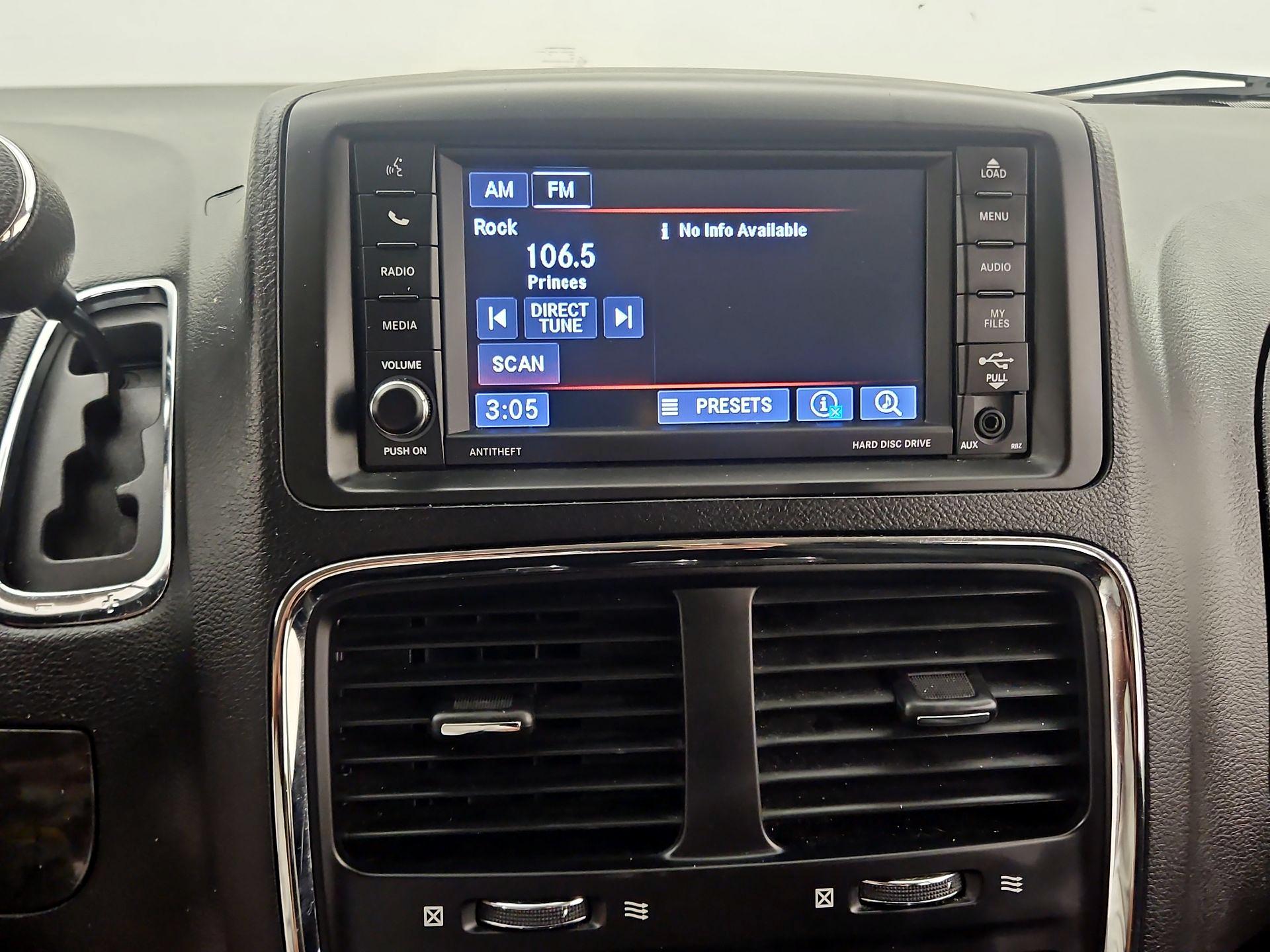 Thumbnail: 2020 Dodge Grand Caravan - 15