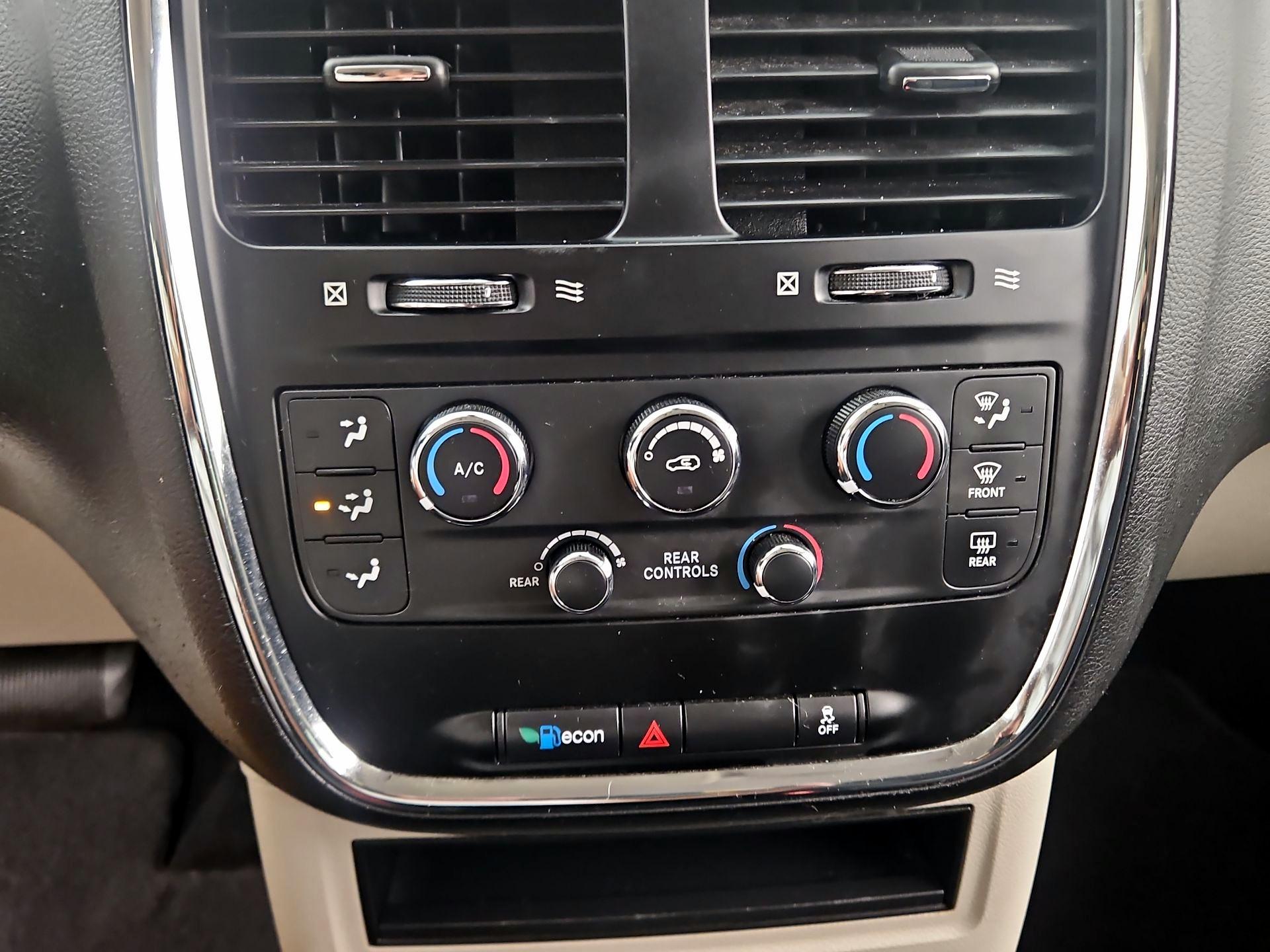 Thumbnail: 2020 Dodge Grand Caravan - 16