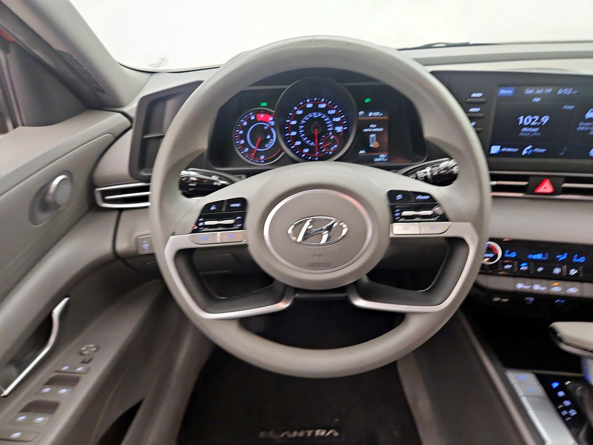 Thumbnail: 2023 Hyundai Elantra - 10
