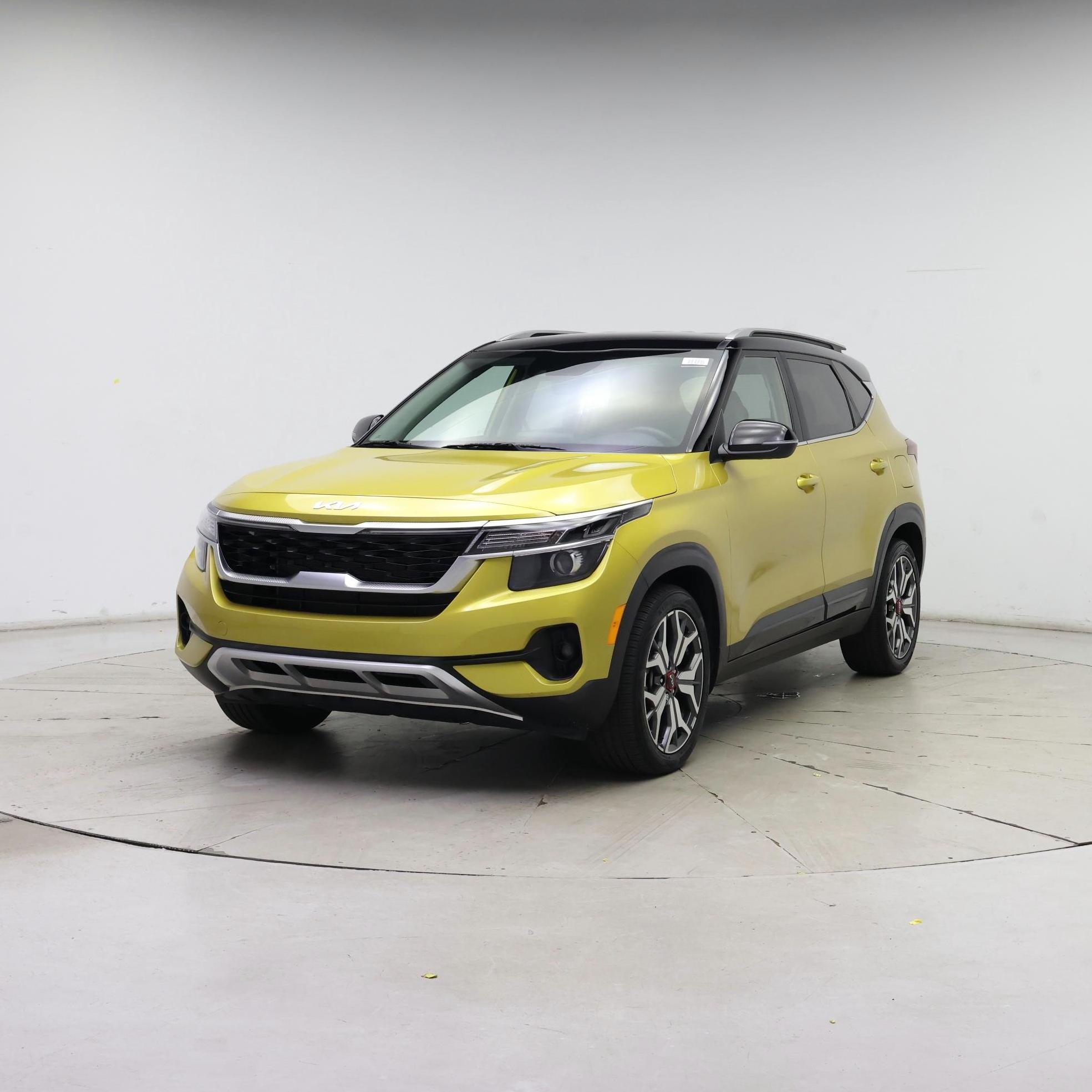 Thumbnail: 2023 Kia Seltos - 4