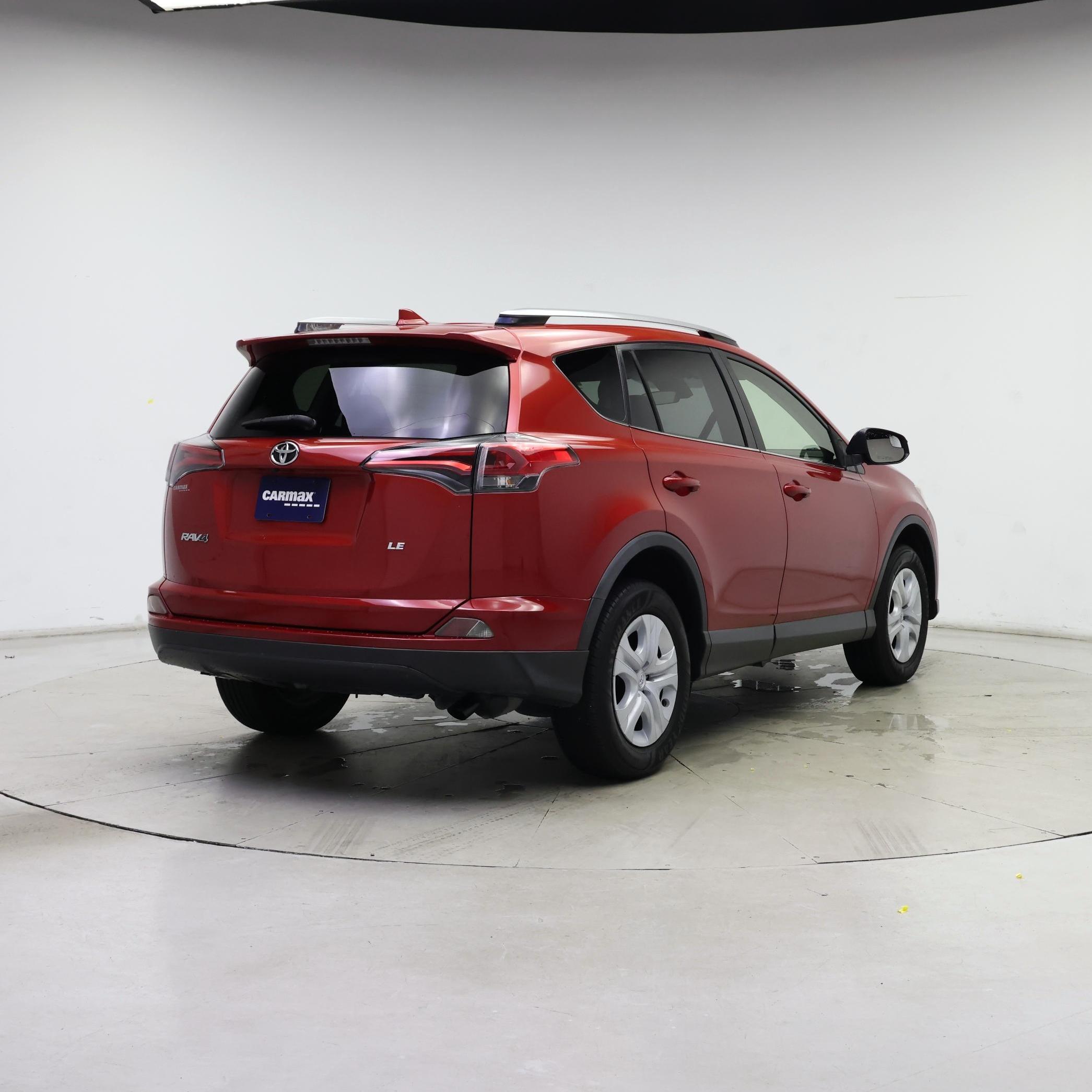 Thumbnail: 2017 Toyota RAV4 - 8