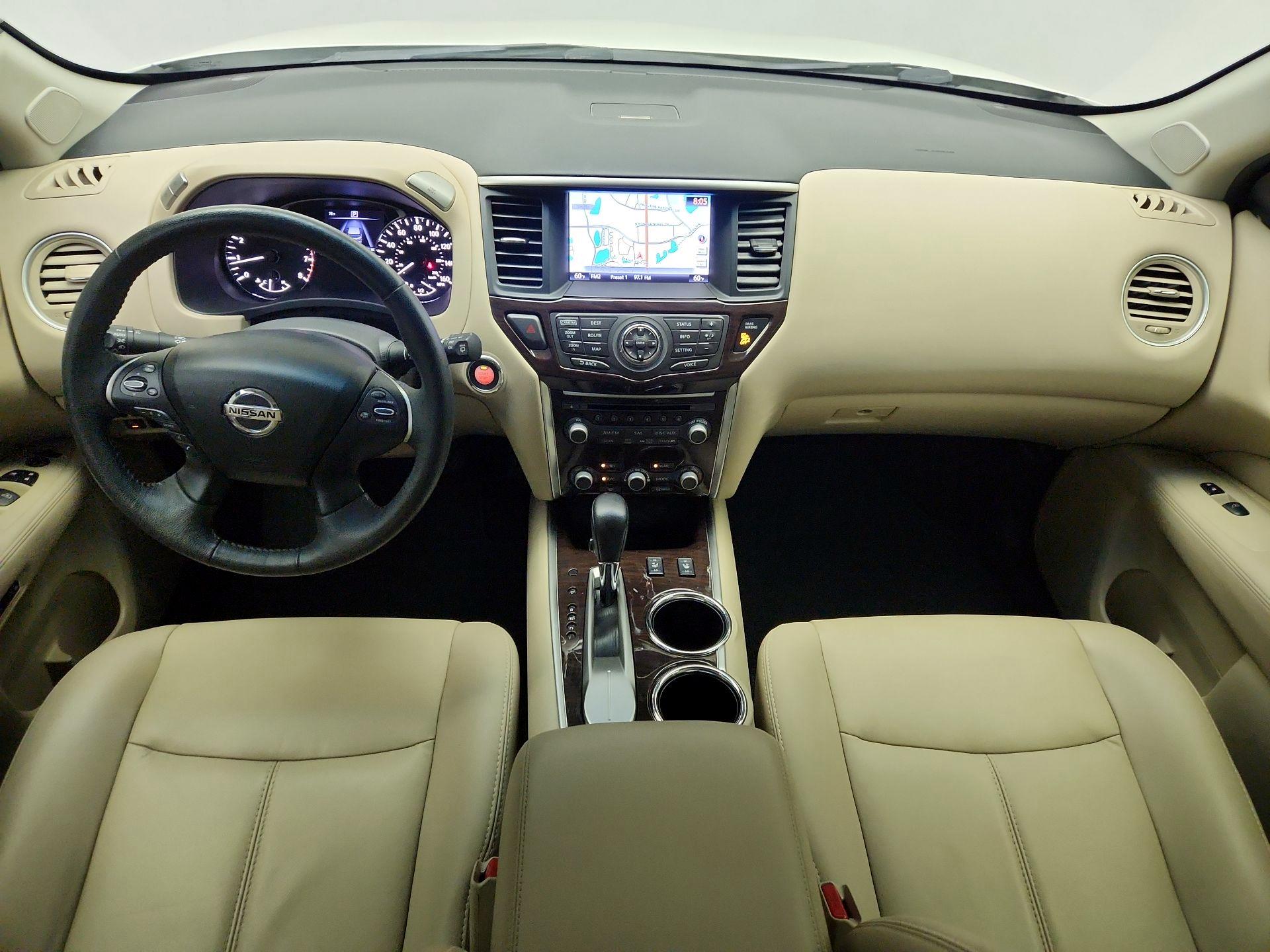 Thumbnail: 2016 Nissan Pathfinder - 9