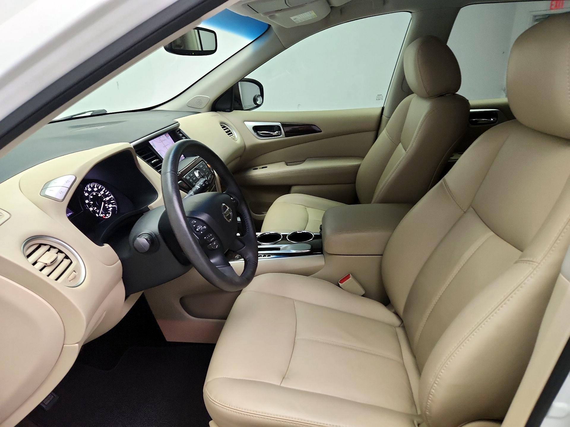Thumbnail: 2016 Nissan Pathfinder - 11