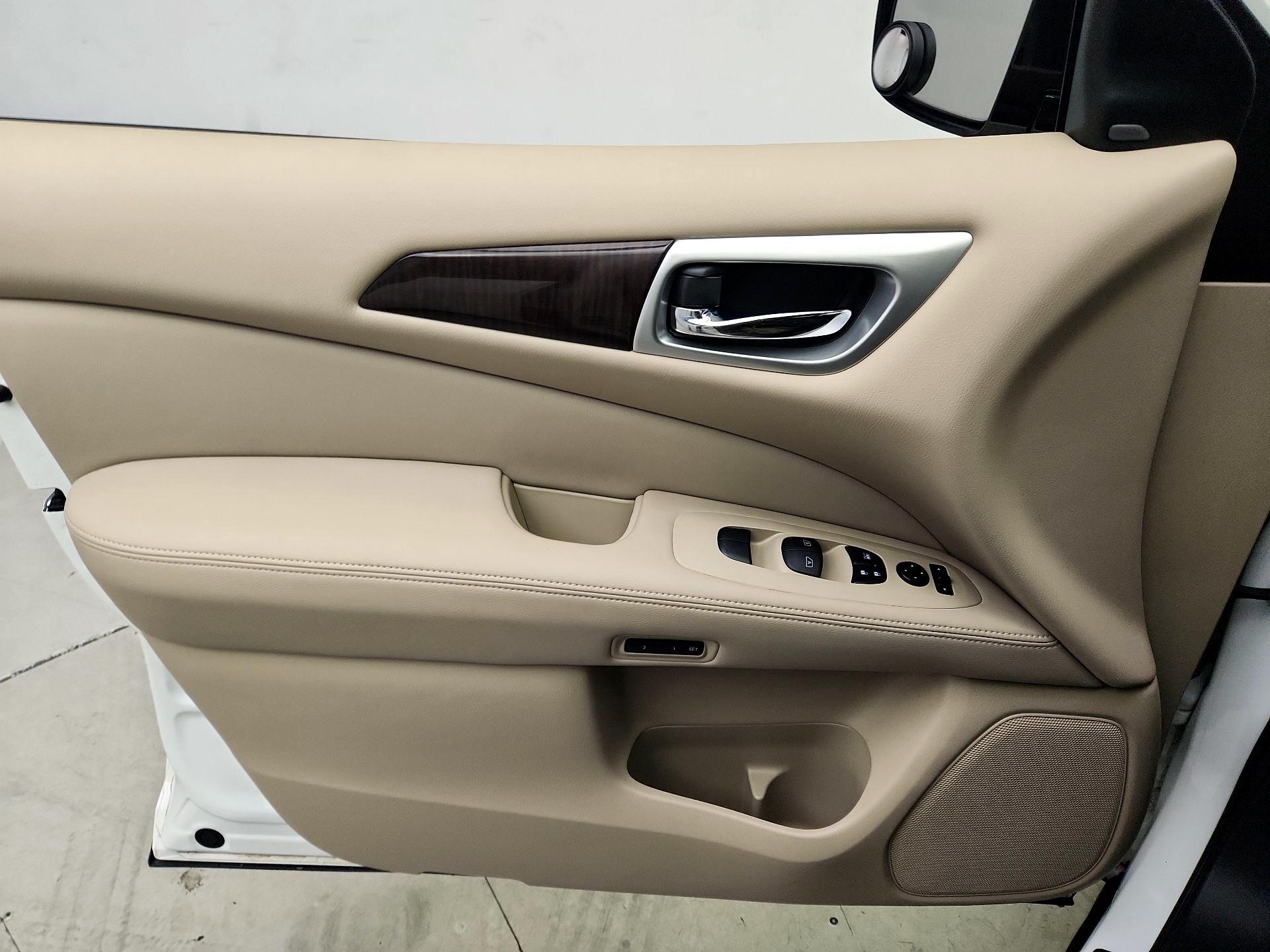 Thumbnail: 2016 Nissan Pathfinder - 12
