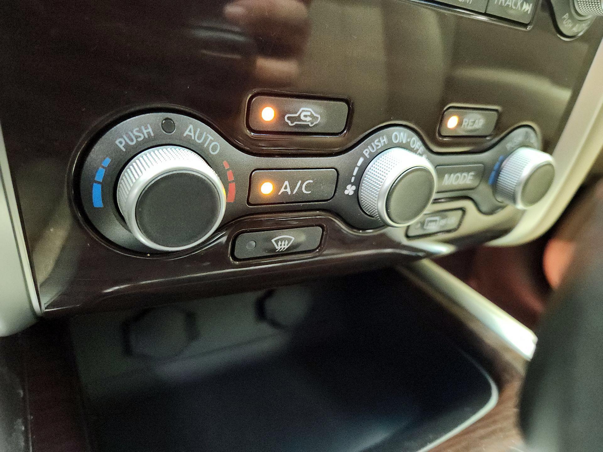 Thumbnail: 2016 Nissan Pathfinder - 17