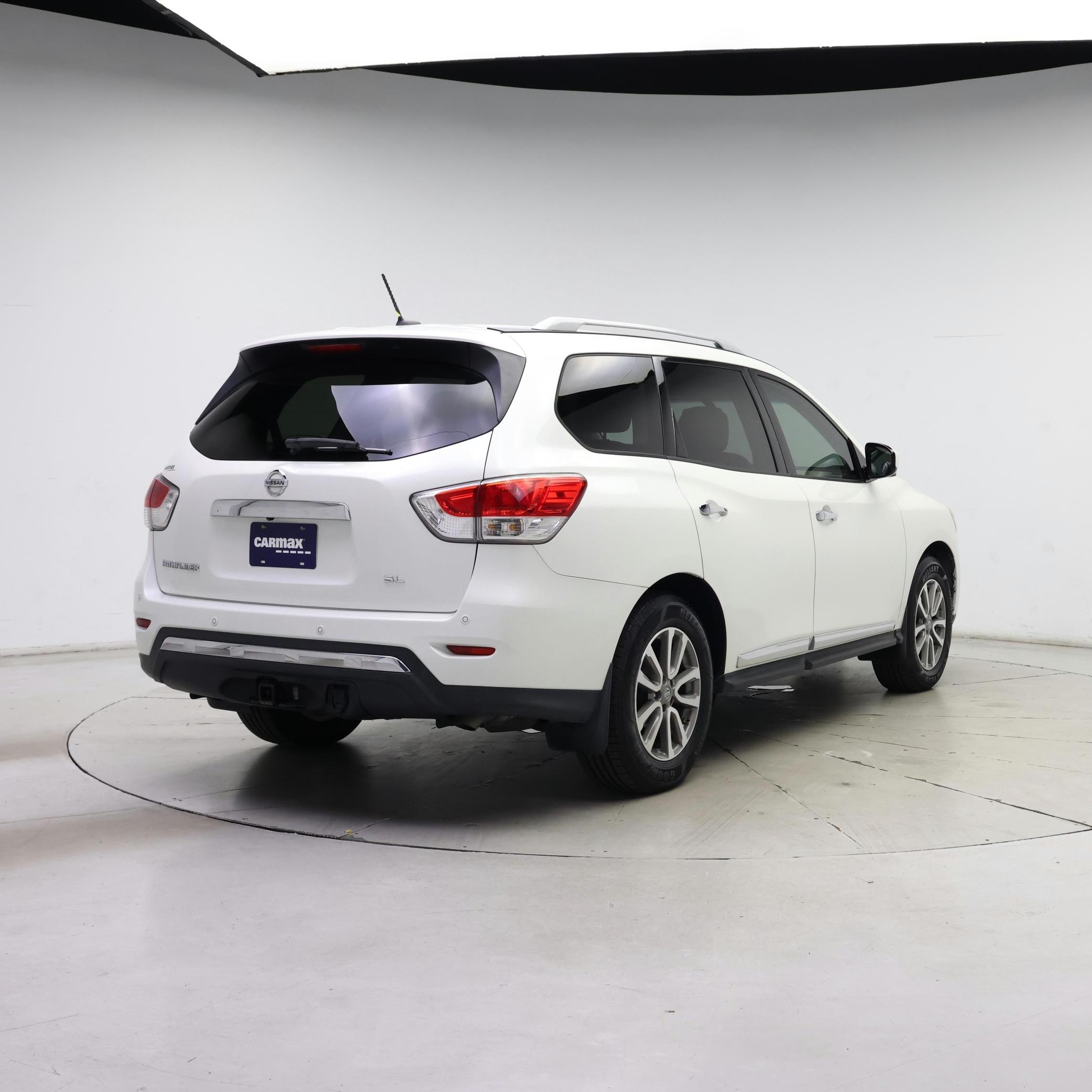 Thumbnail: 2016 Nissan Pathfinder - 8