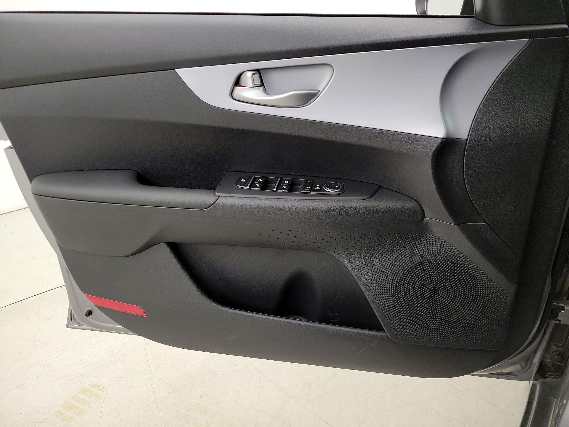 Thumbnail: 2024 Kia Forte - 12