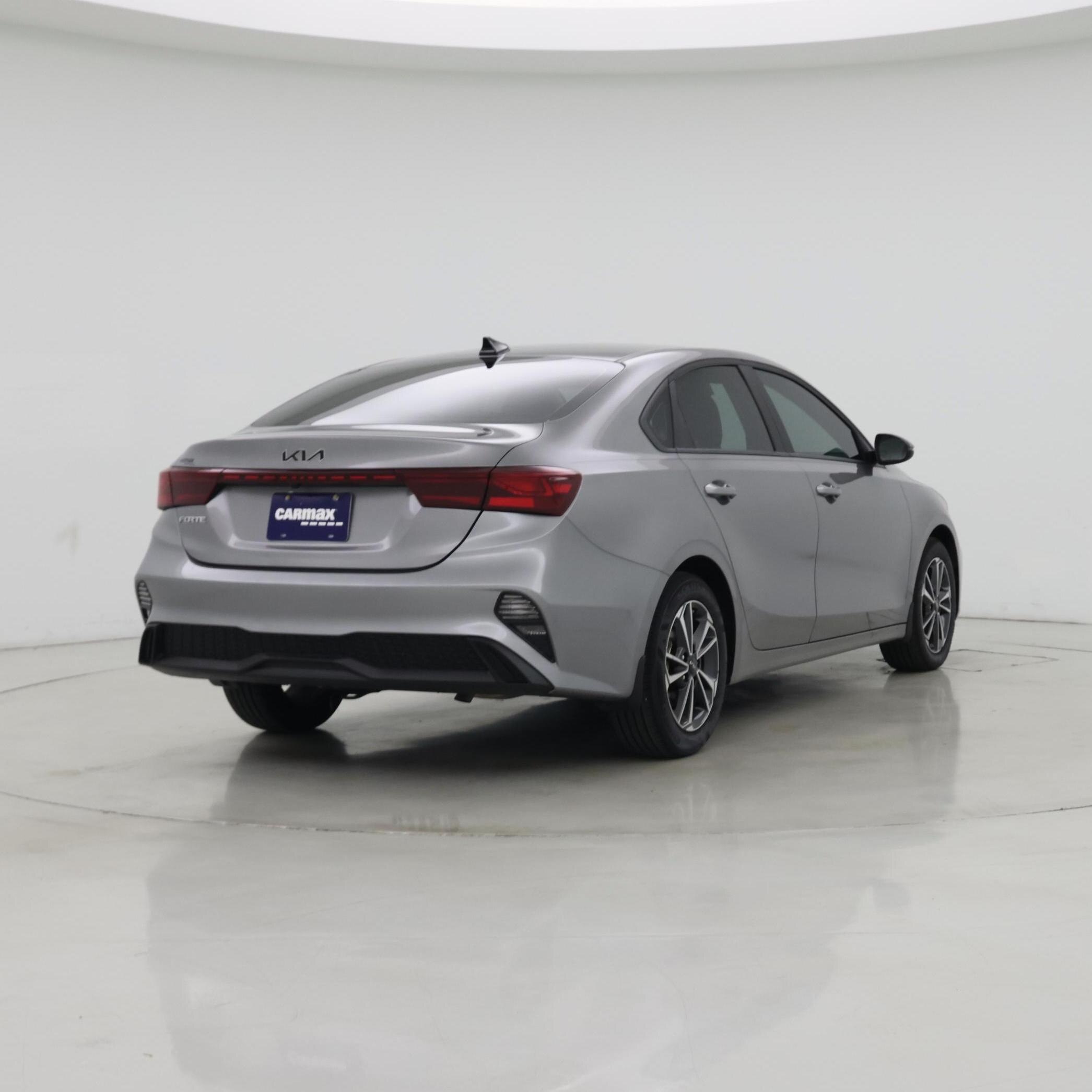 Thumbnail: 2024 Kia Forte - 8