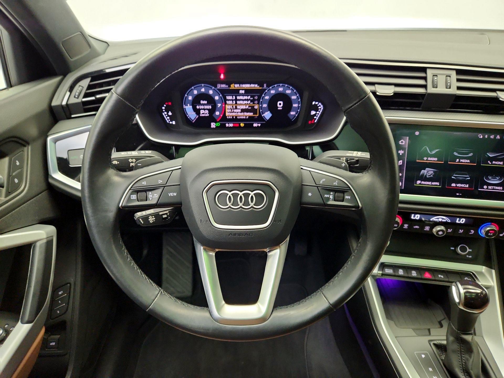 Thumbnail: 2022 Audi Q3 - 10