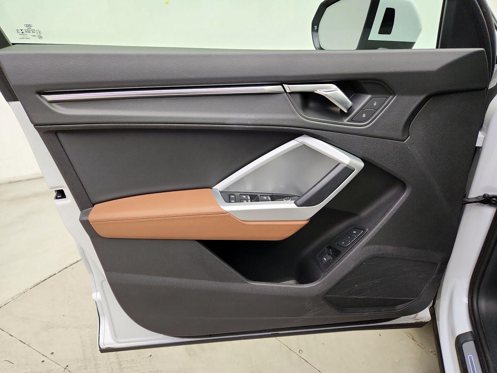 Thumbnail: 2022 Audi Q3 - 12