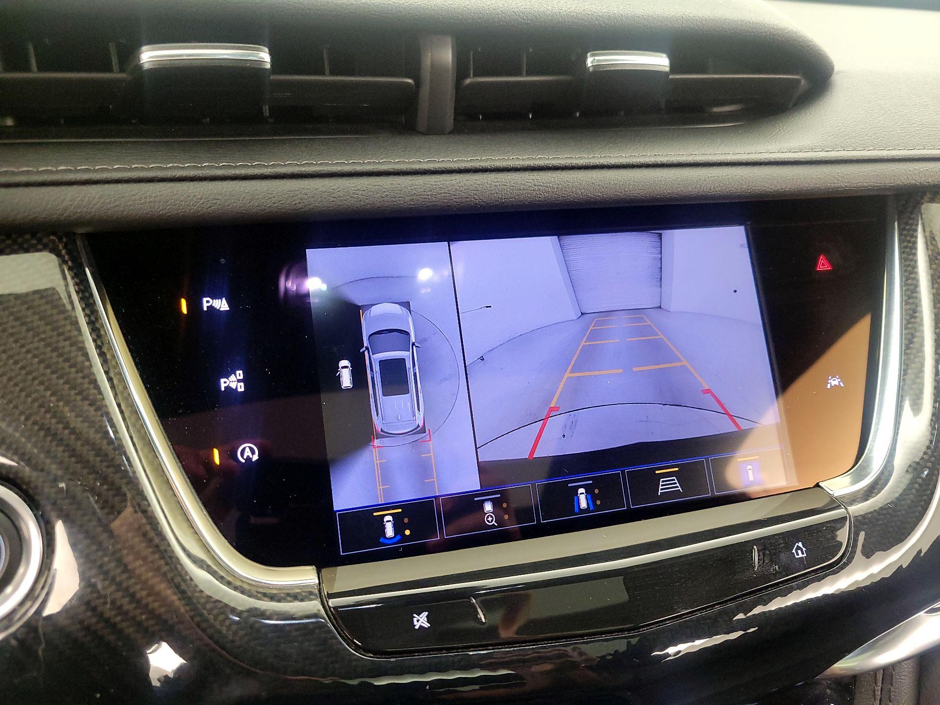 Thumbnail: 2023 Cadillac XT6 - 15