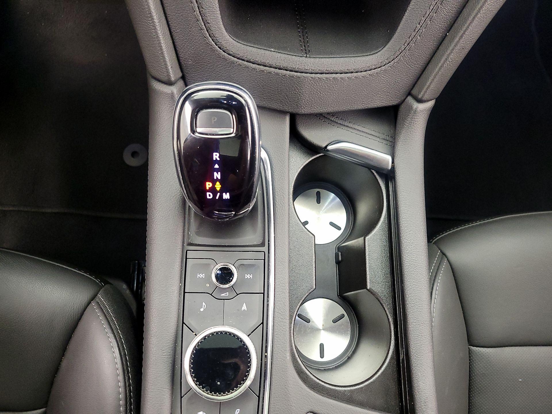Thumbnail: 2023 Cadillac XT6 - 18