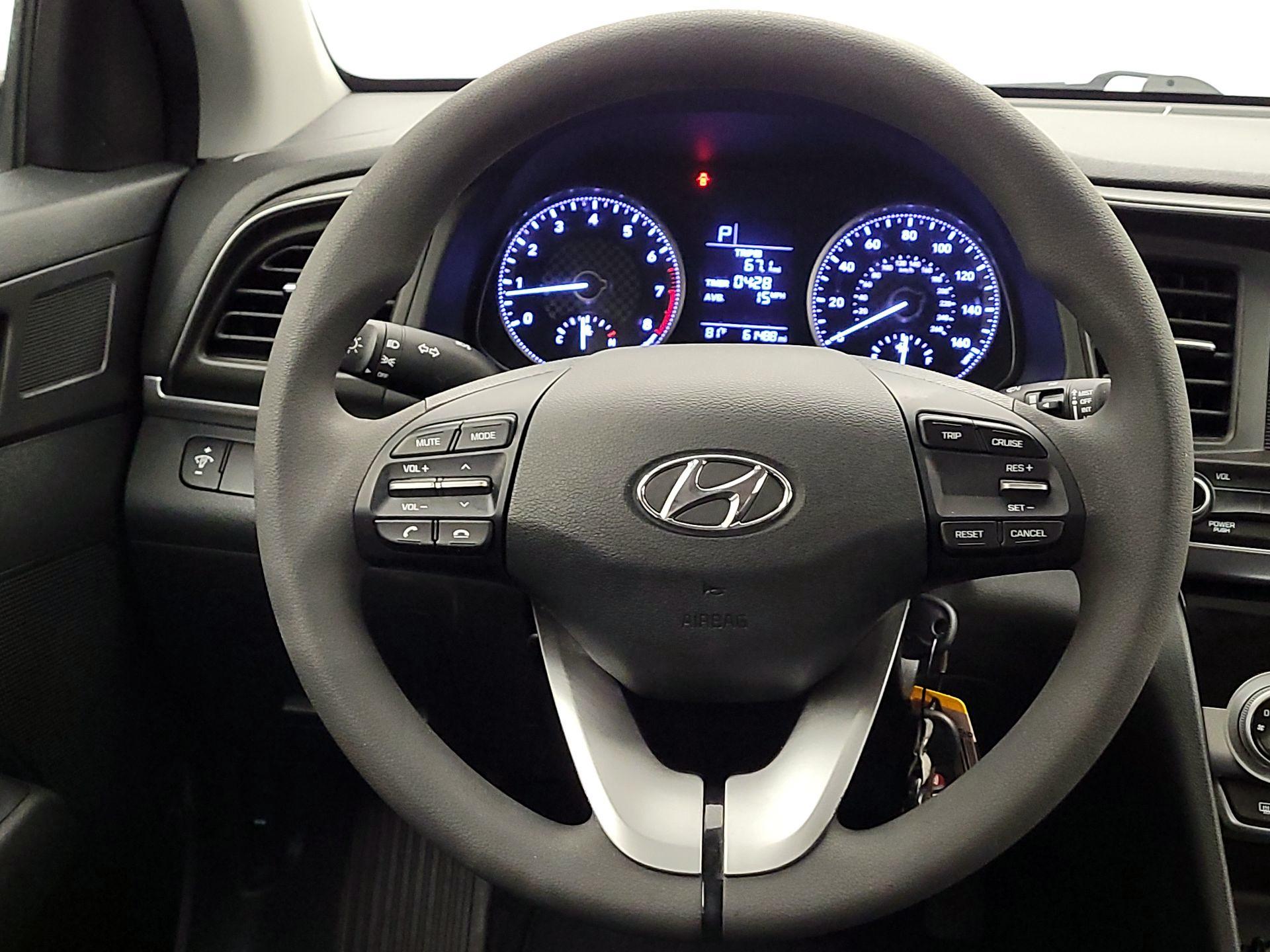Thumbnail: 2019 Hyundai Elantra - 10