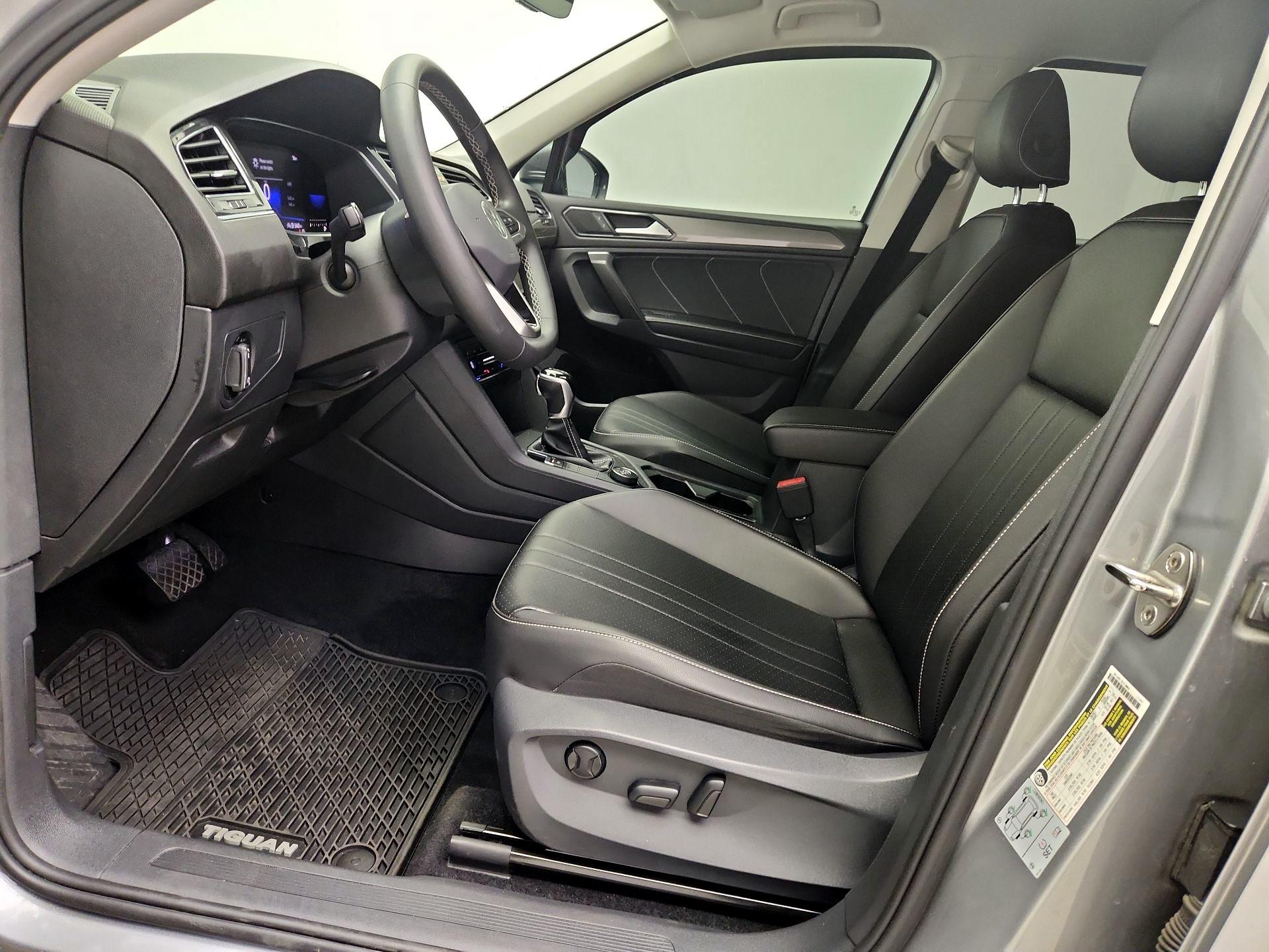 Thumbnail: 2022 Volkswagen Tiguan - 11