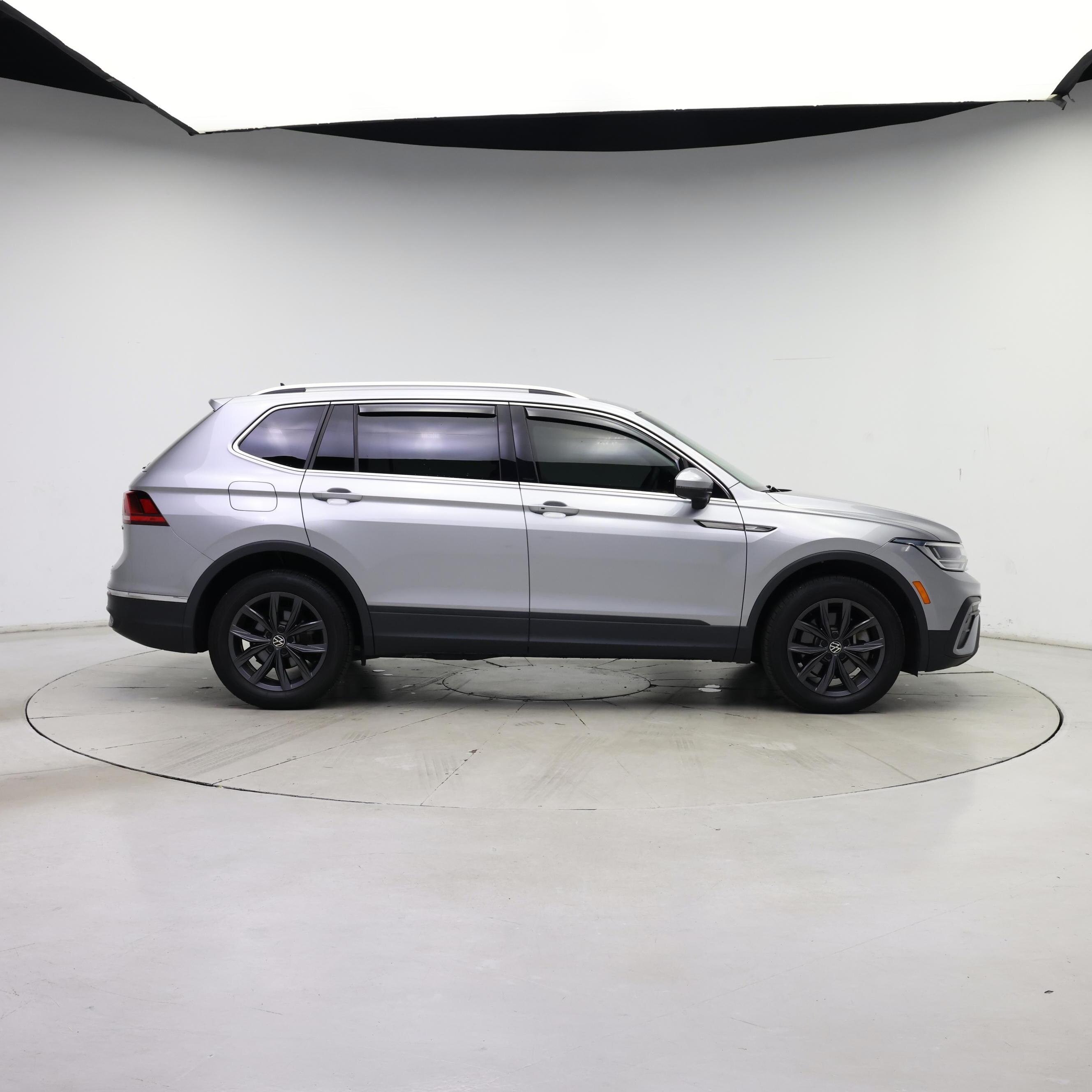 Thumbnail: 2022 Volkswagen Tiguan - 7