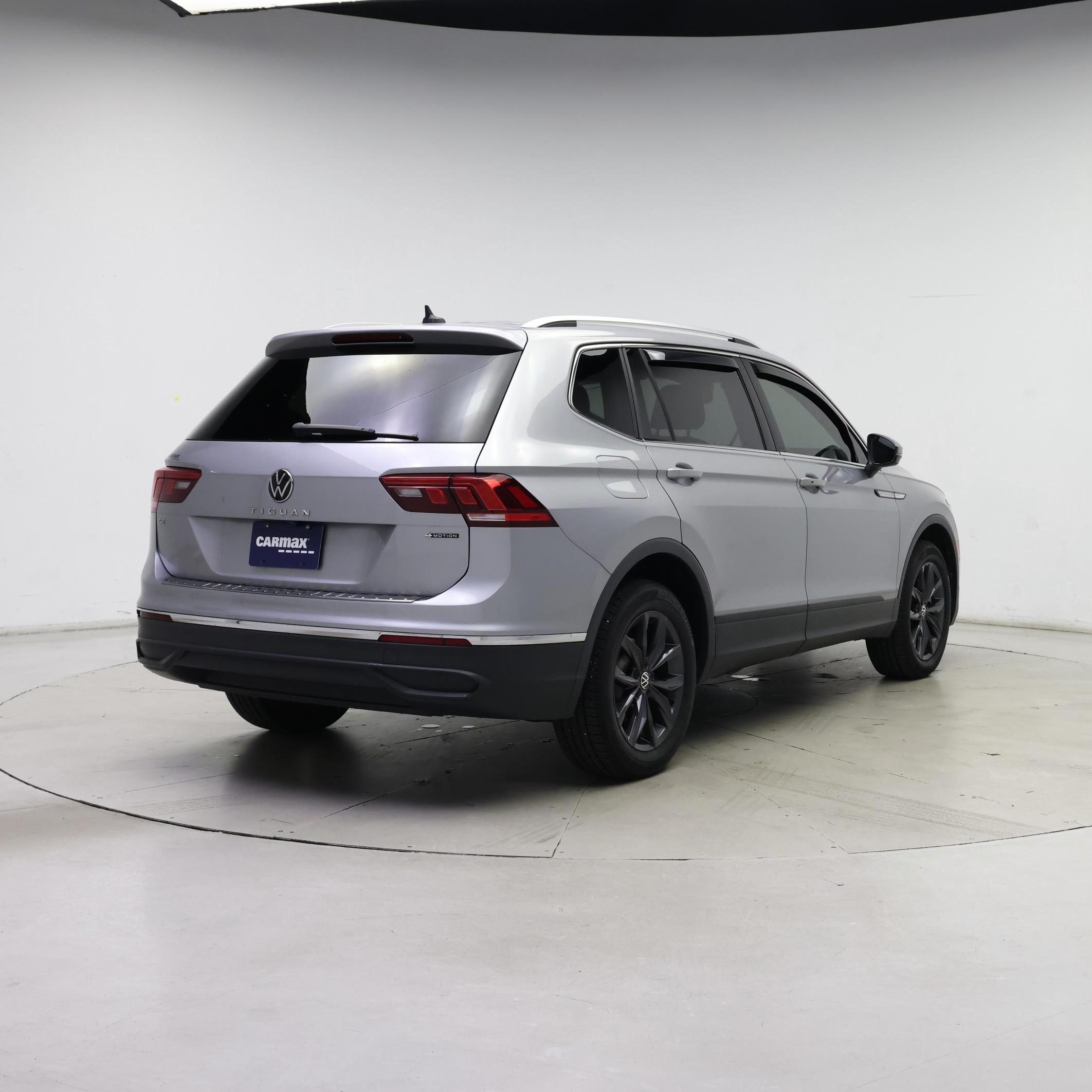 Thumbnail: 2022 Volkswagen Tiguan - 8