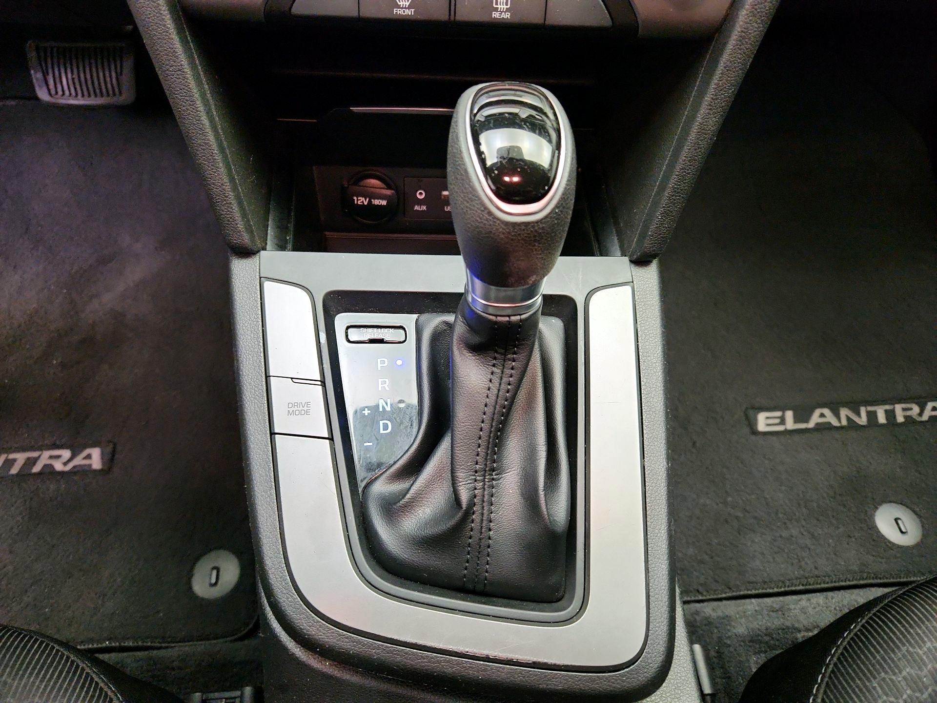 Thumbnail: 2018 Hyundai Elantra - 17
