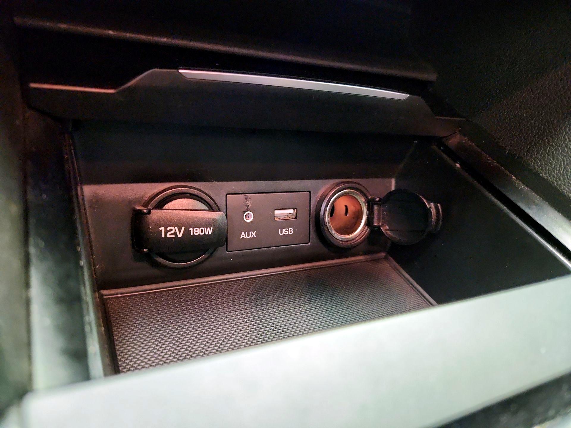 Thumbnail: 2018 Hyundai Elantra - 18