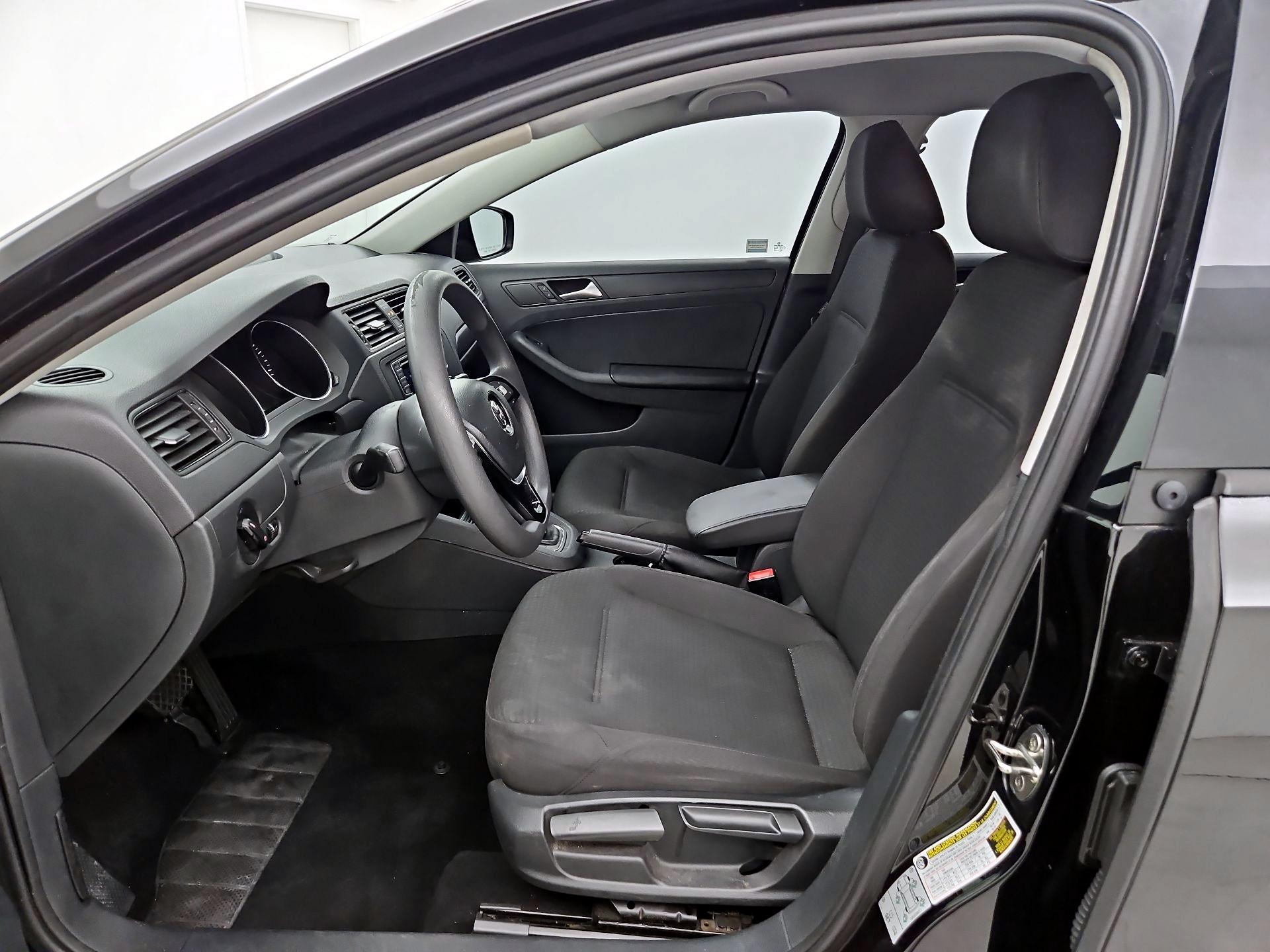 Thumbnail: 2016 Volkswagen Jetta - 11