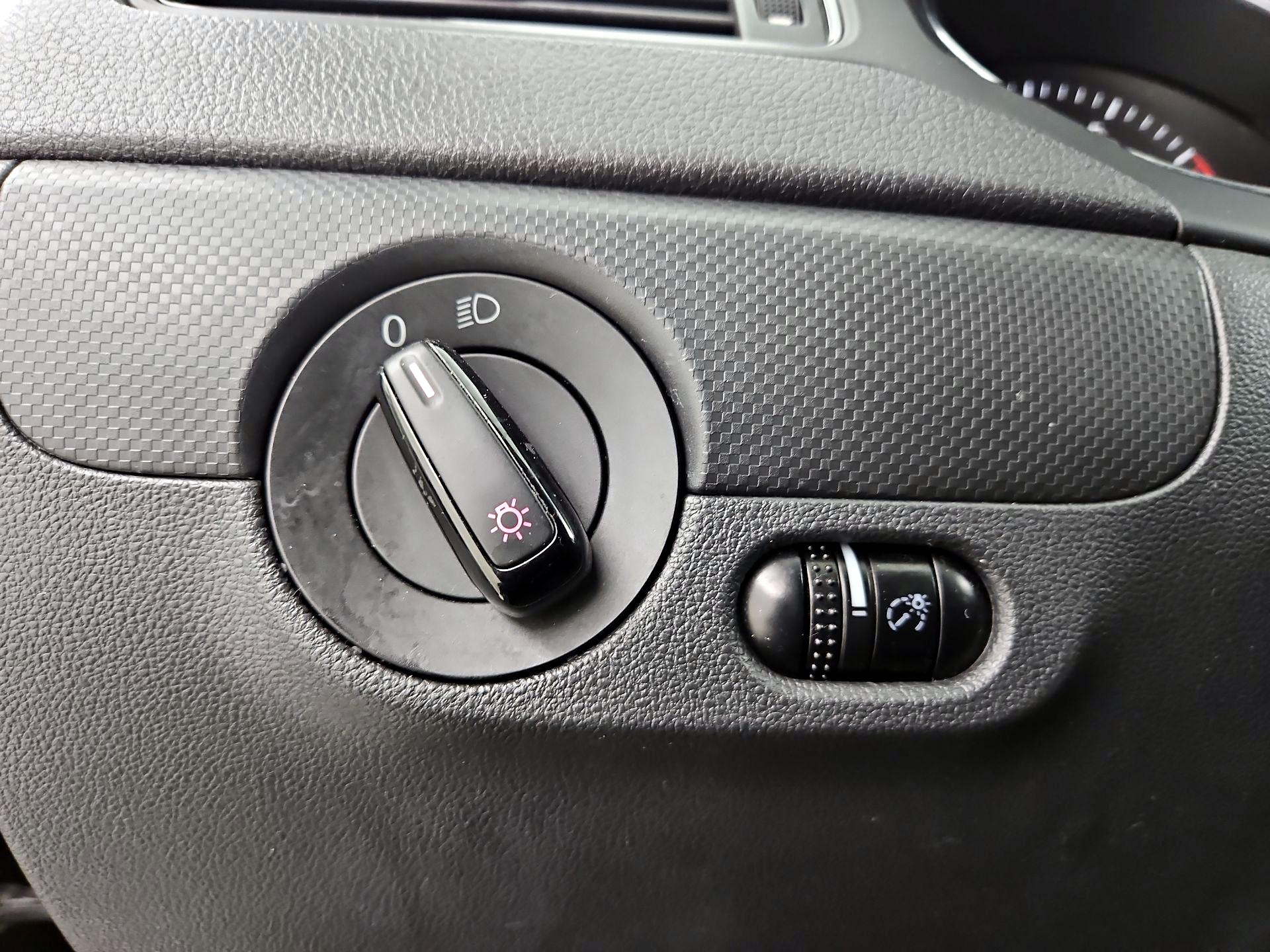 Thumbnail: 2016 Volkswagen Jetta - 13