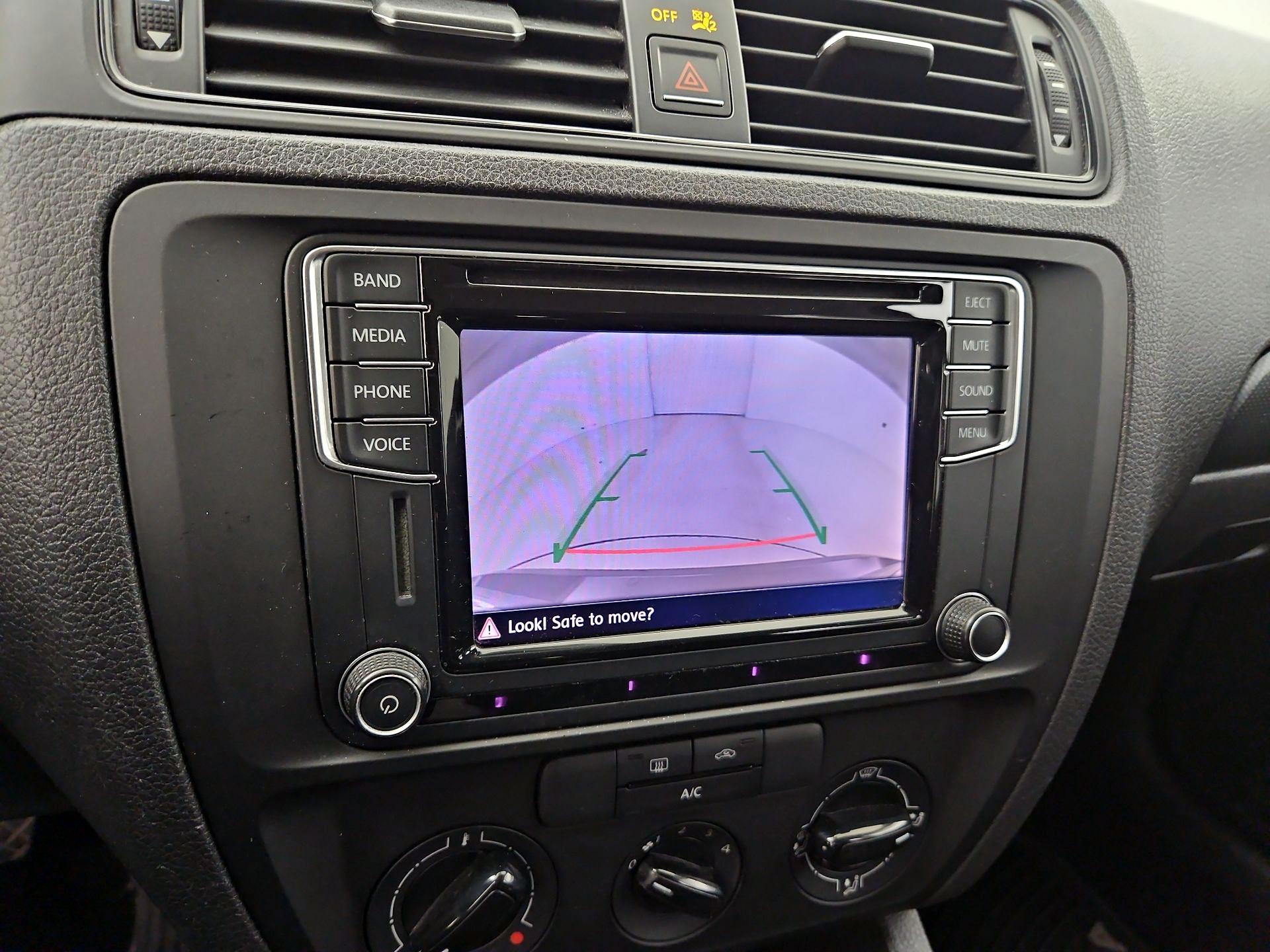 Thumbnail: 2016 Volkswagen Jetta - 14