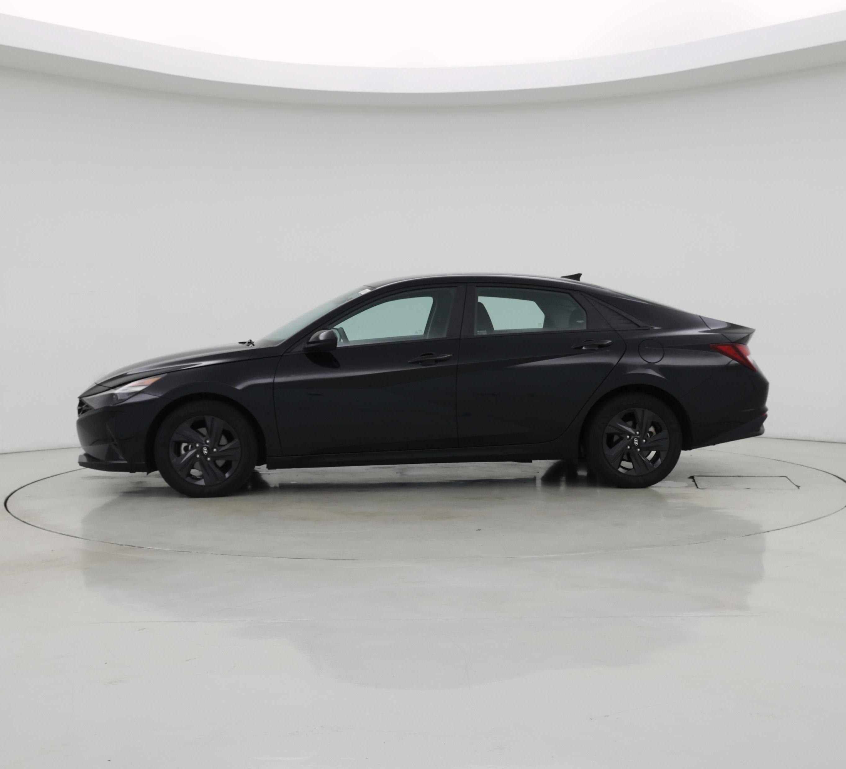 Thumbnail: 2023 Hyundai Elantra - 3