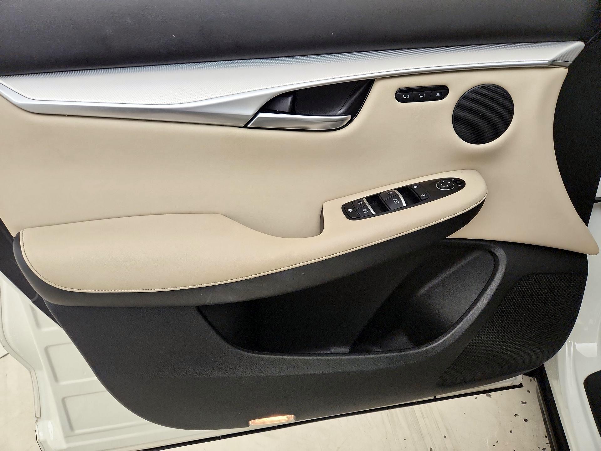 Thumbnail: 2019 INFINITI QX50 - 12