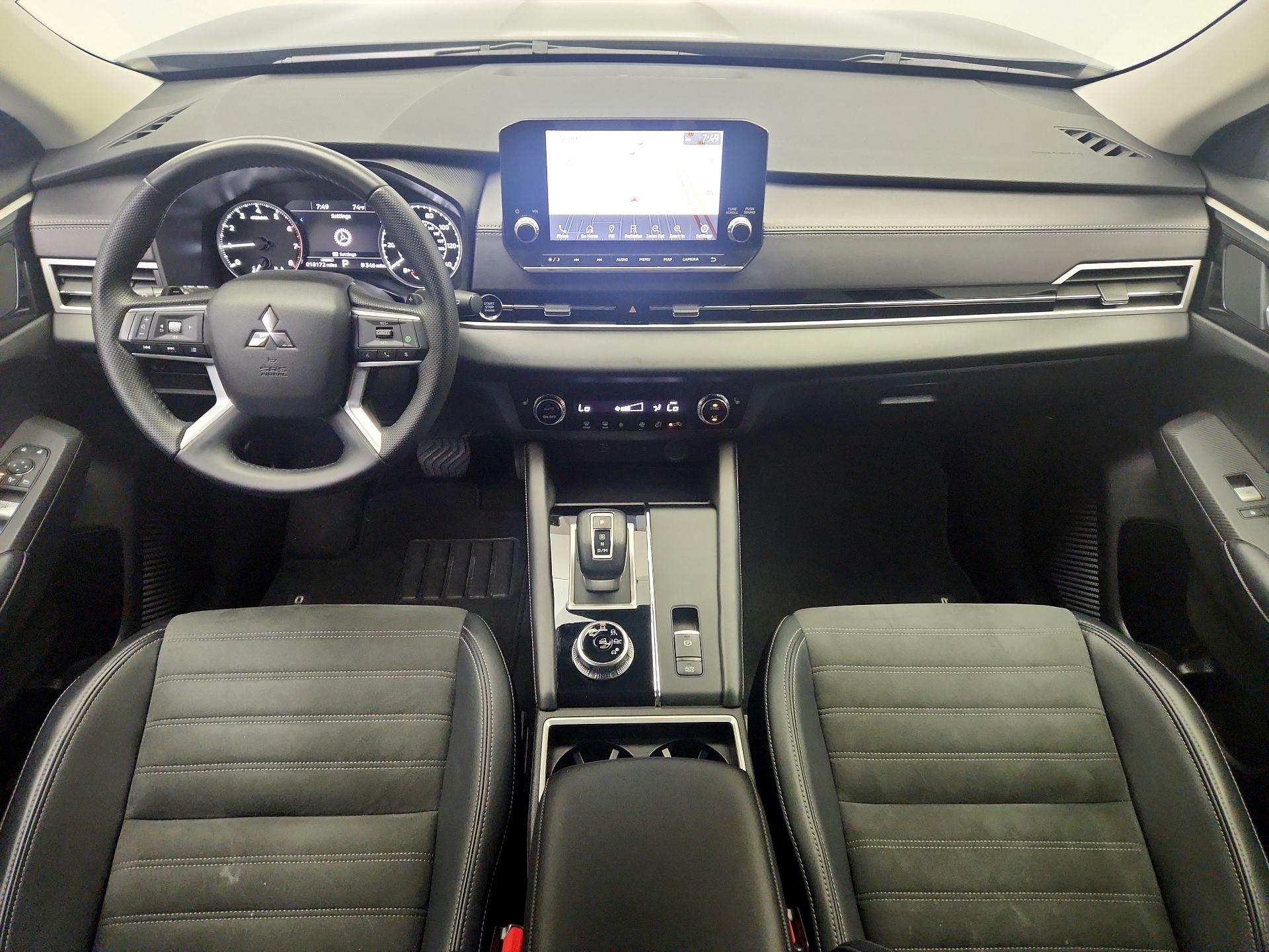 Thumbnail: 2024 Mitsubishi Outlander - 9